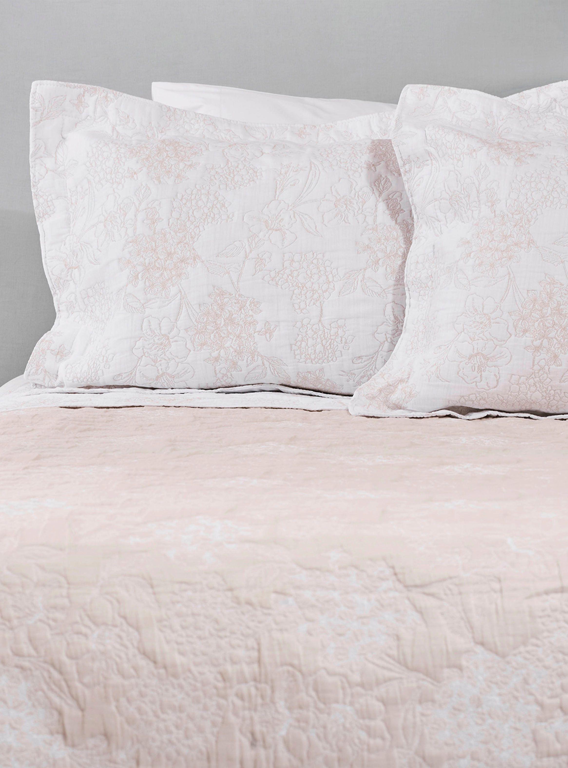 Cubrecama Jacquard Hortensias Beige Super King-1