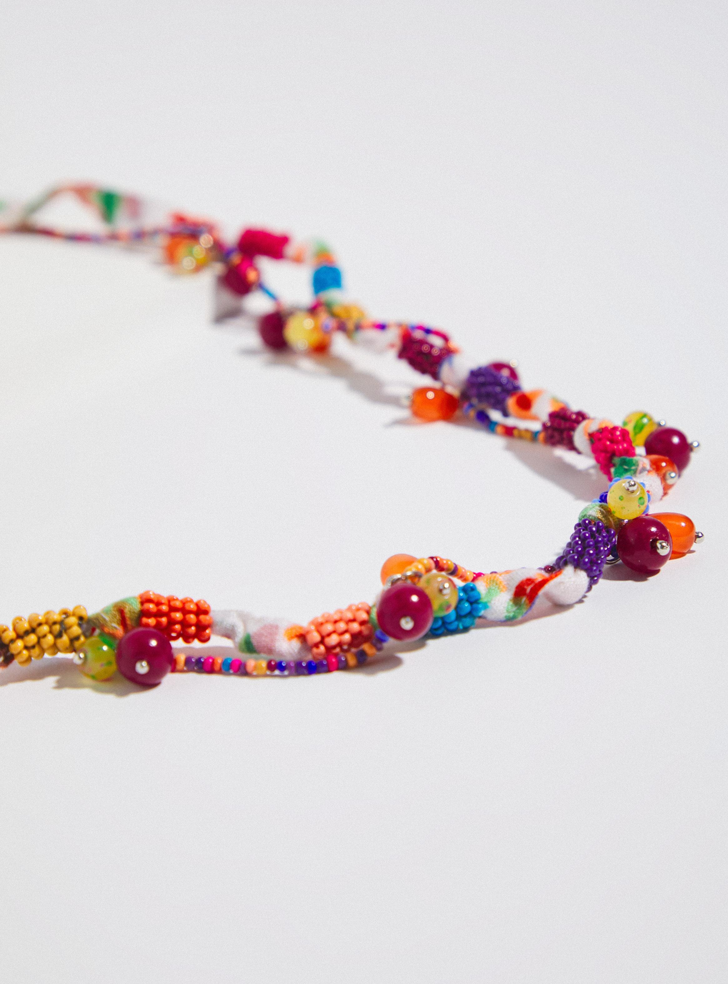 Collar Tela Embarrilado con Mostacillas Colores-3