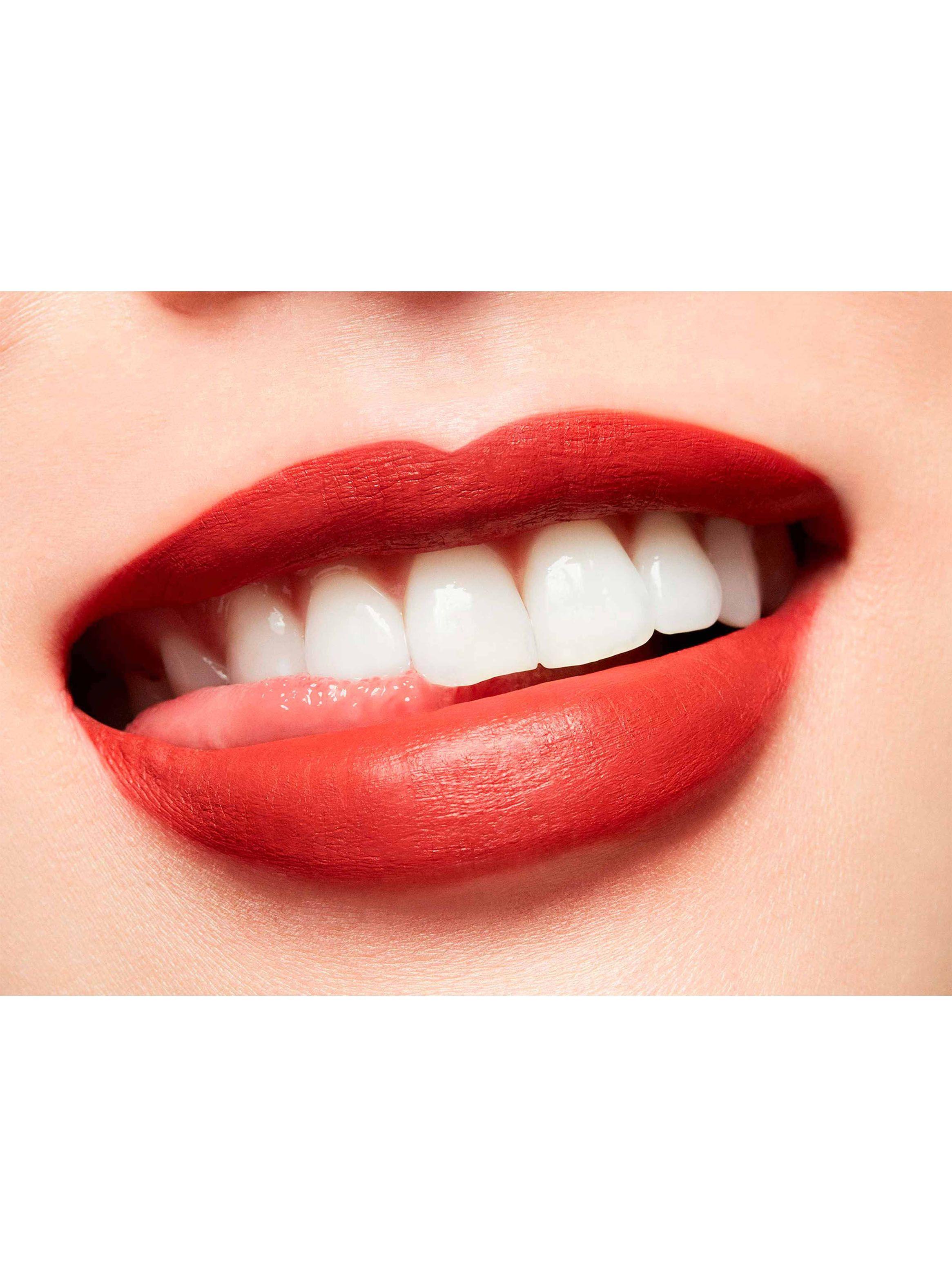 Labial Retro Matte Liquid Lipcolour M·A·C Chili Addict-3