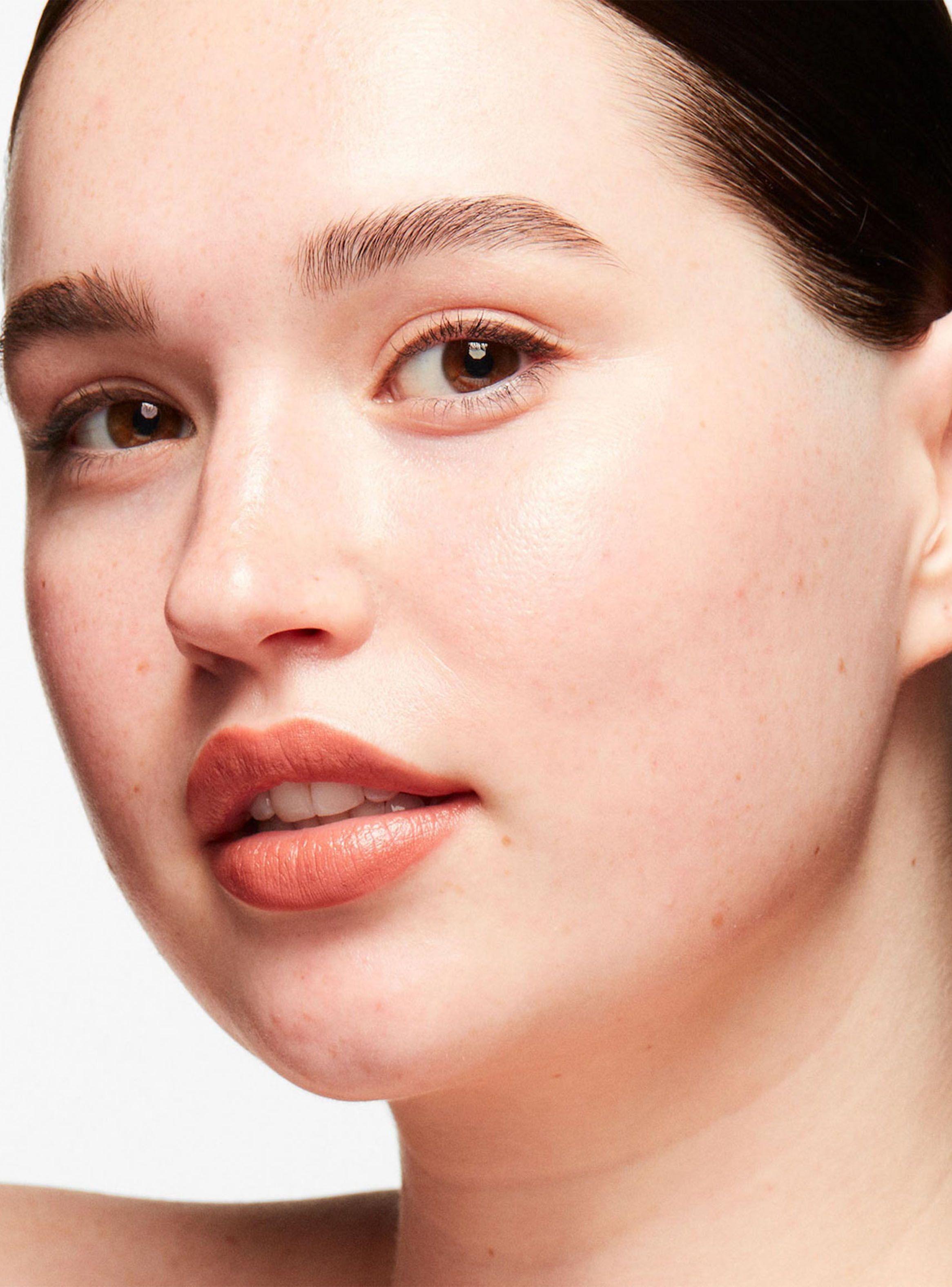 Base de Maquillaje M·A·C Strobe Dewy Skin Light 4-2