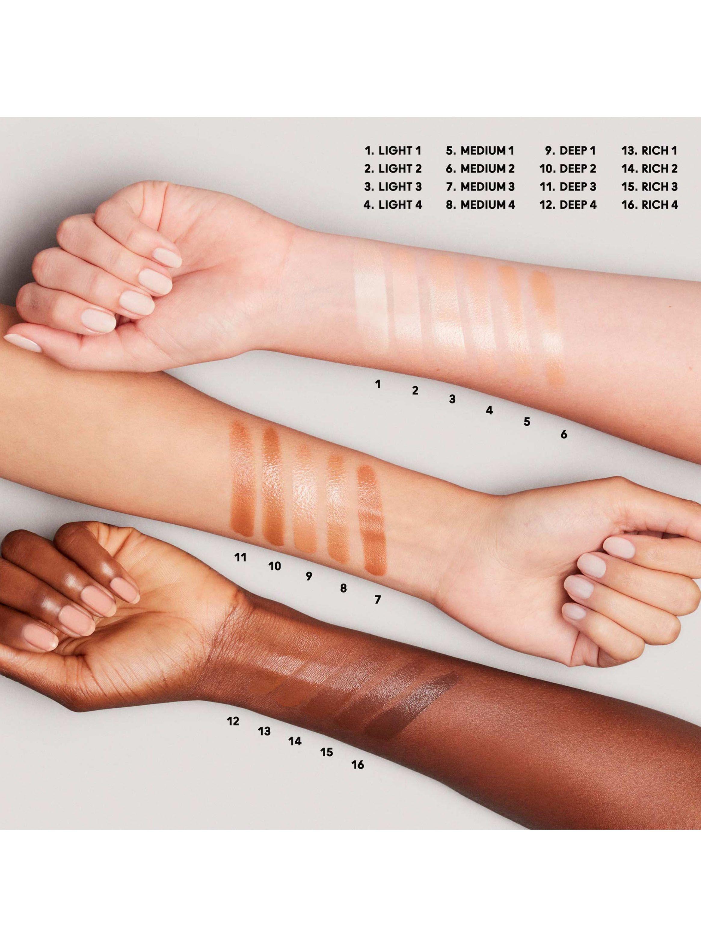 Base de Maquillaje M·A·C Strobe Dewy Skin Deep4-4