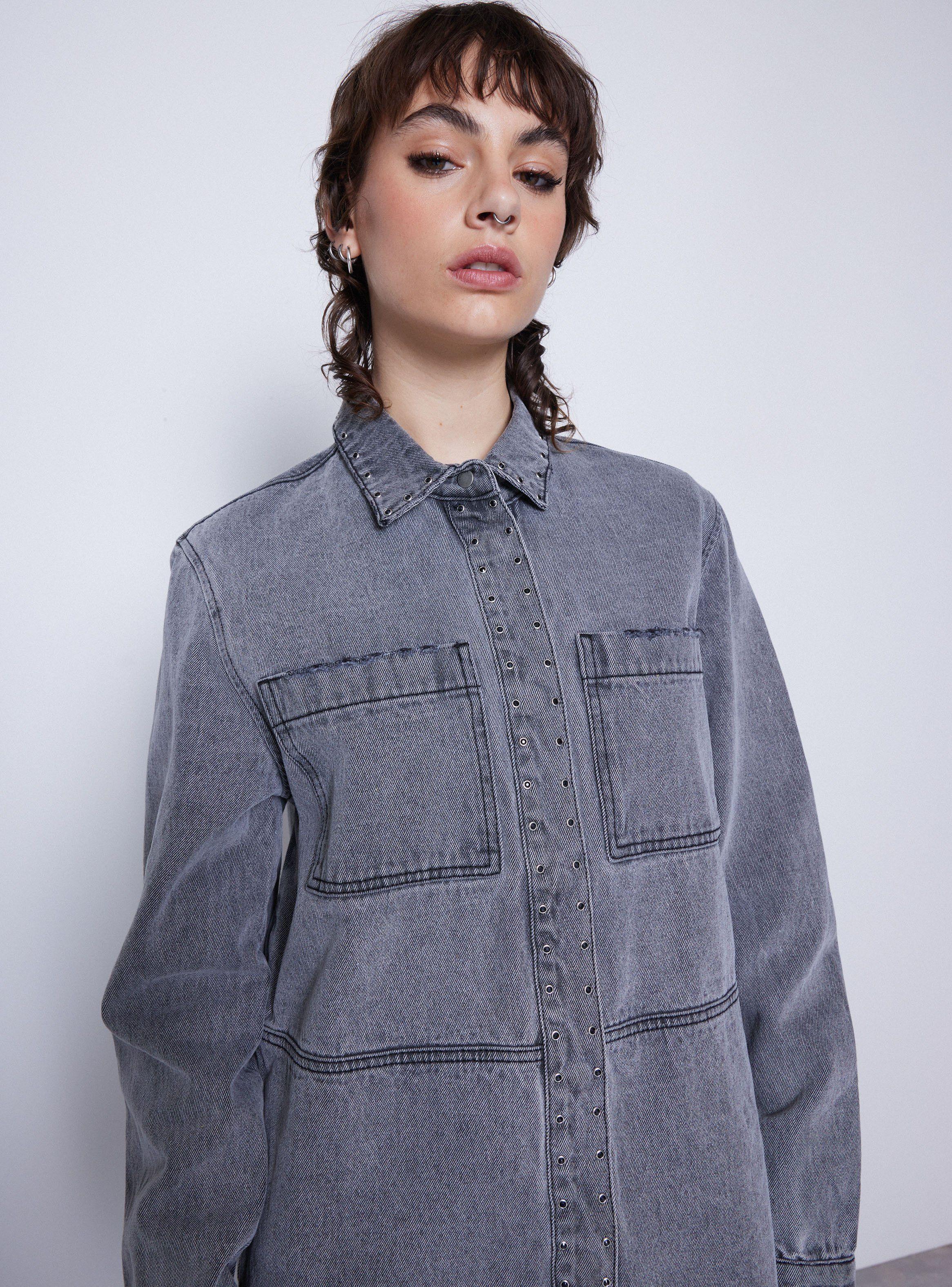 Chaqueta Denim Lavada con Aplicación-3