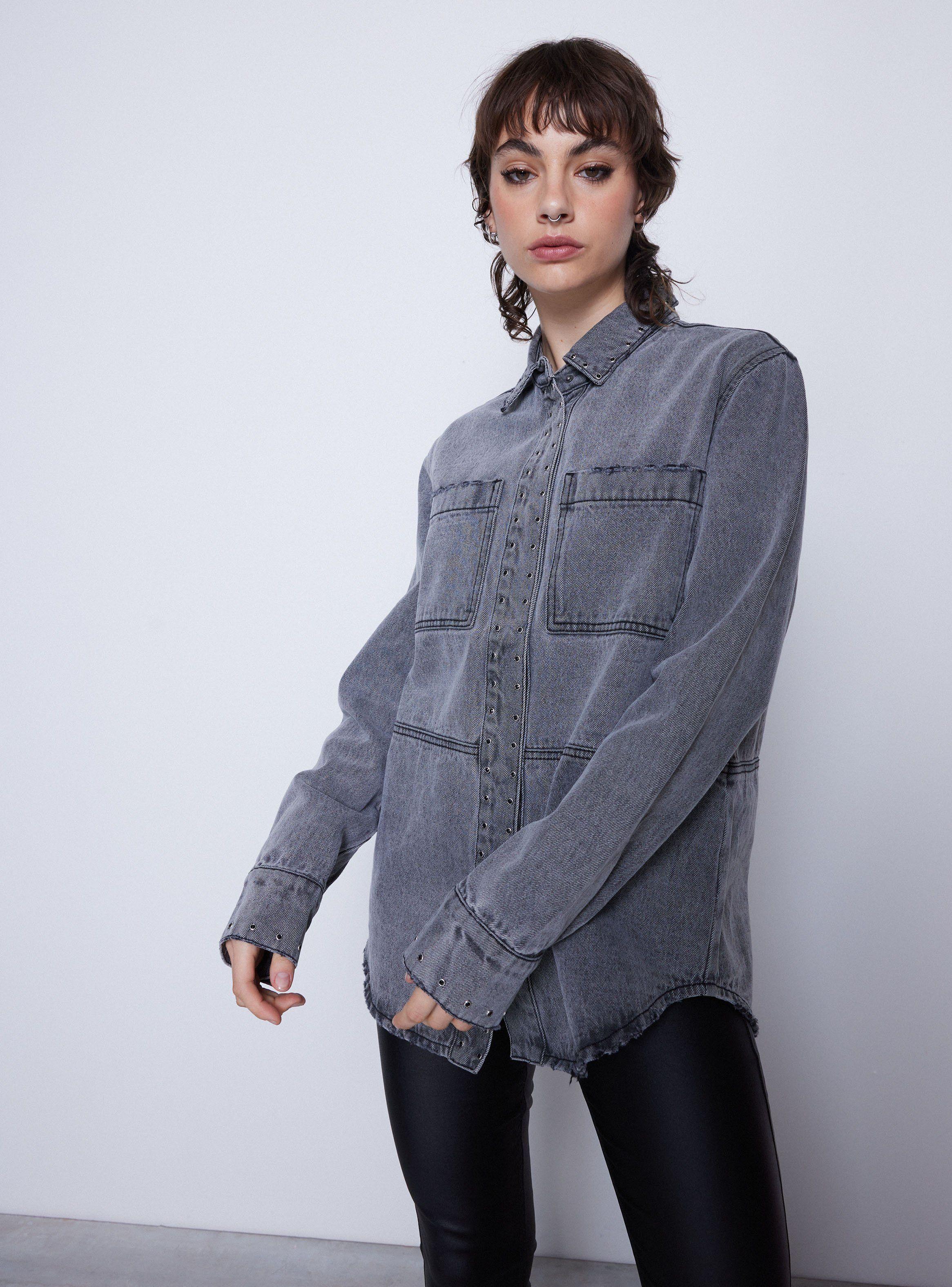 Chaqueta Denim Lavada con Aplicación-0