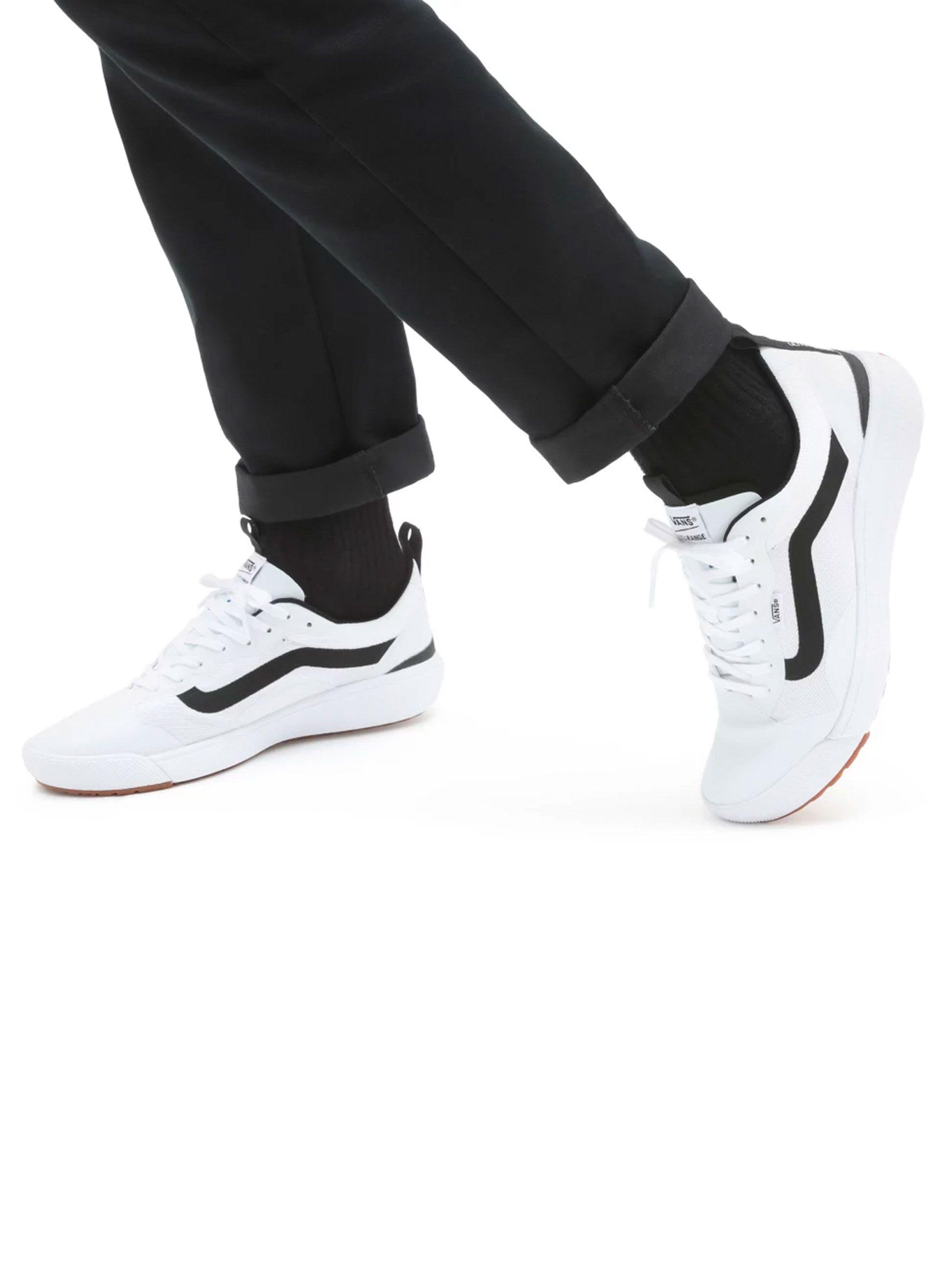 Zapatilla Urbana Blanca UA UltraRange EXO Mujer-4