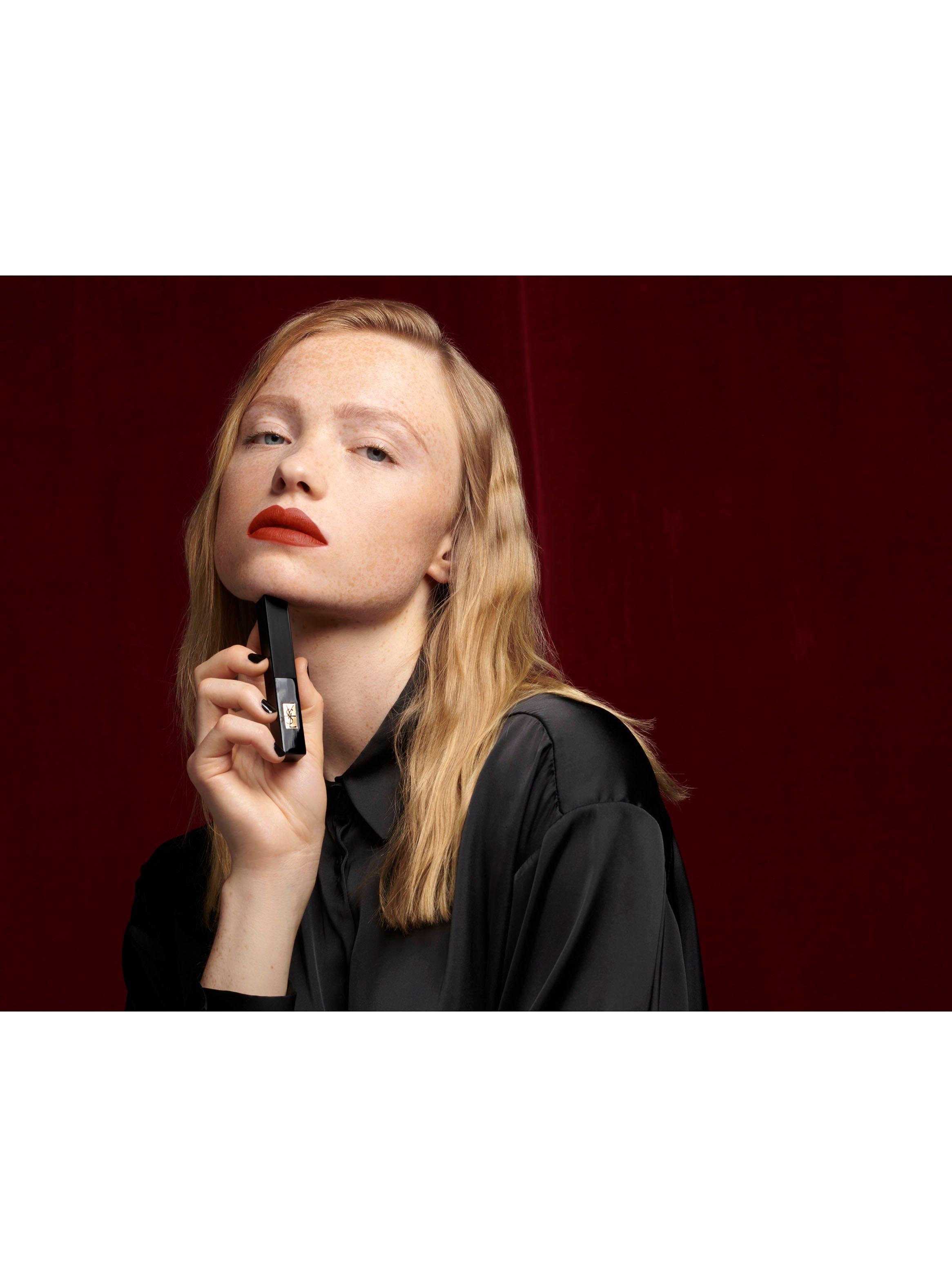 Labial The Slim Velvet Radical 305 Orange Surge-3