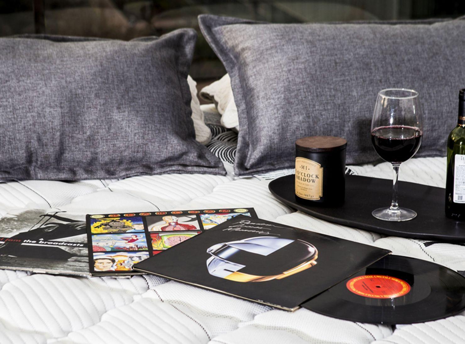 Cama Europea Night One 1.5 Plazas + Almohada Royal-3