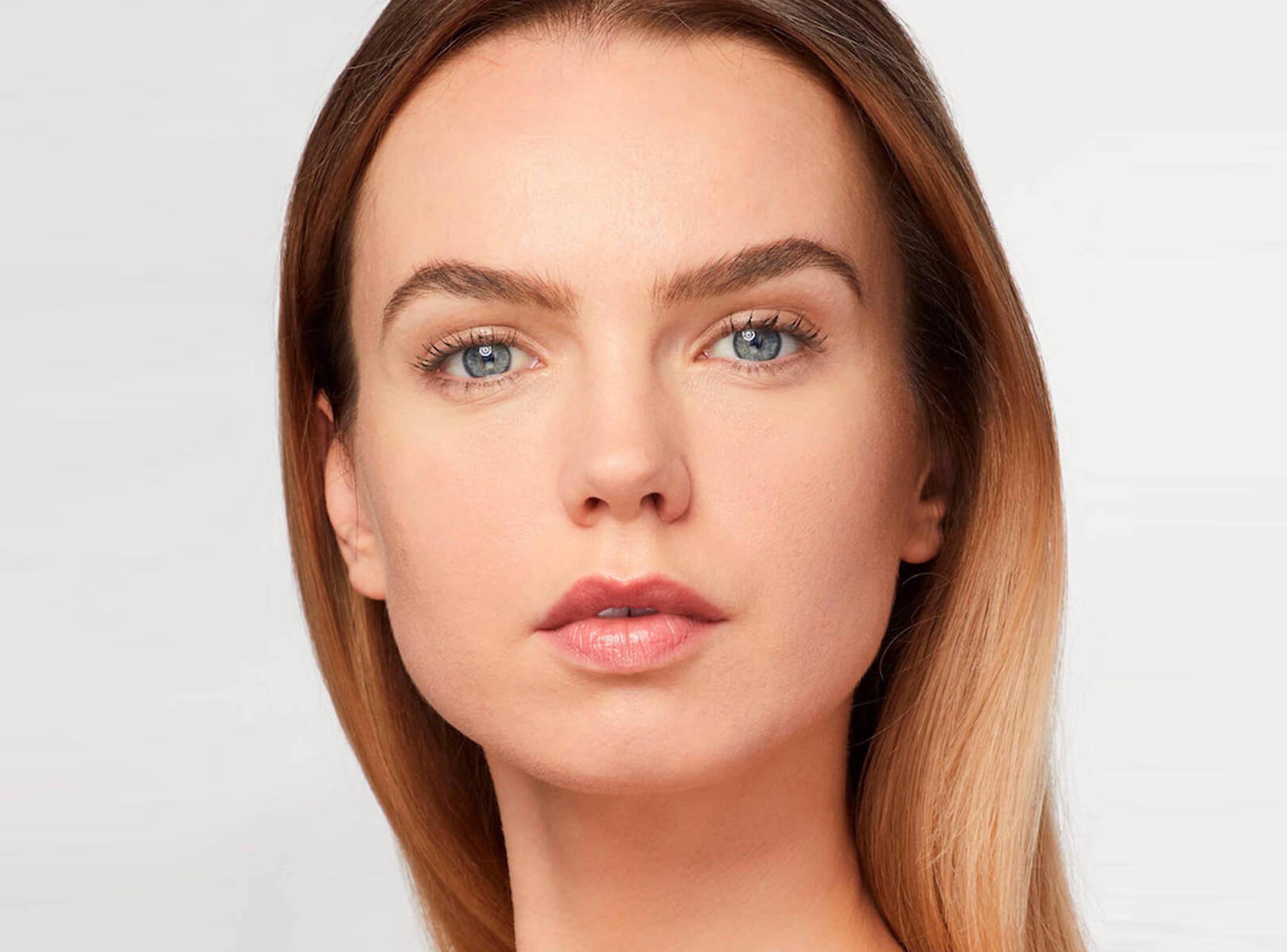 Base de Maquillaje Double Wear SPF 10 2W1 Dawn 30 ml-2