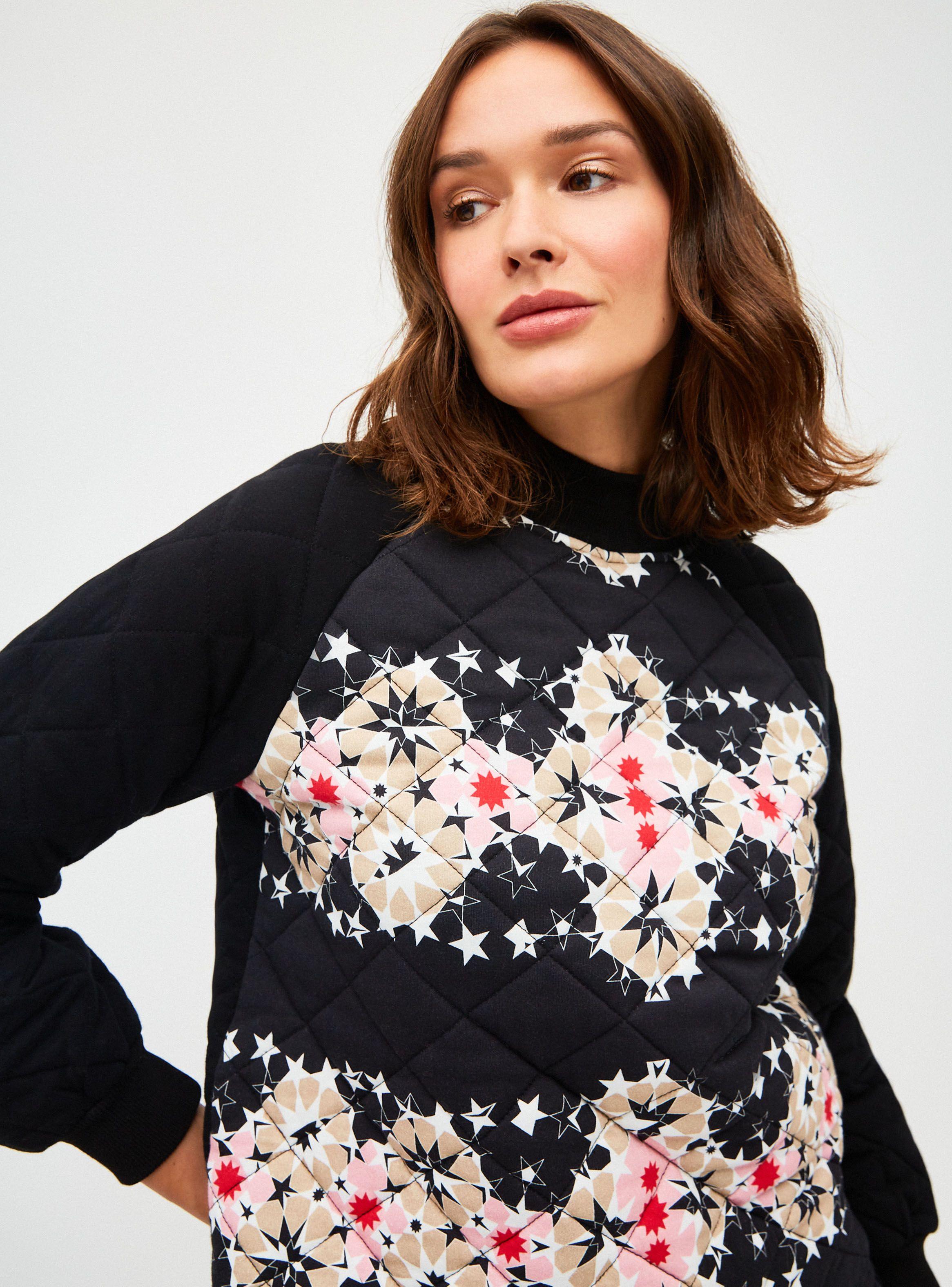 Polerón Diseño Quilt Rombos con Estampado Cuello Alto-3