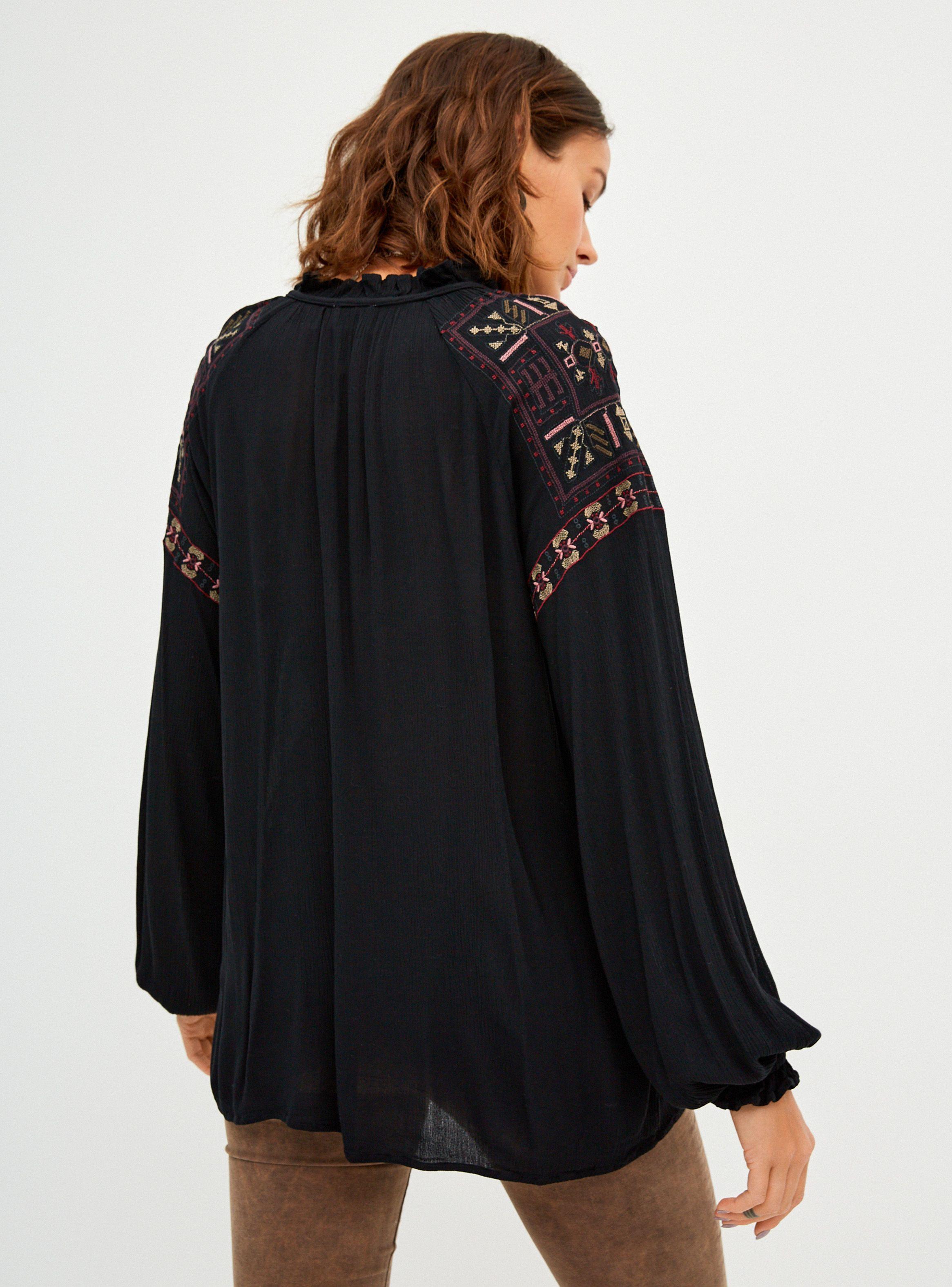 Blusa Bordada Manga Aglobada y Puño Elasticado-1