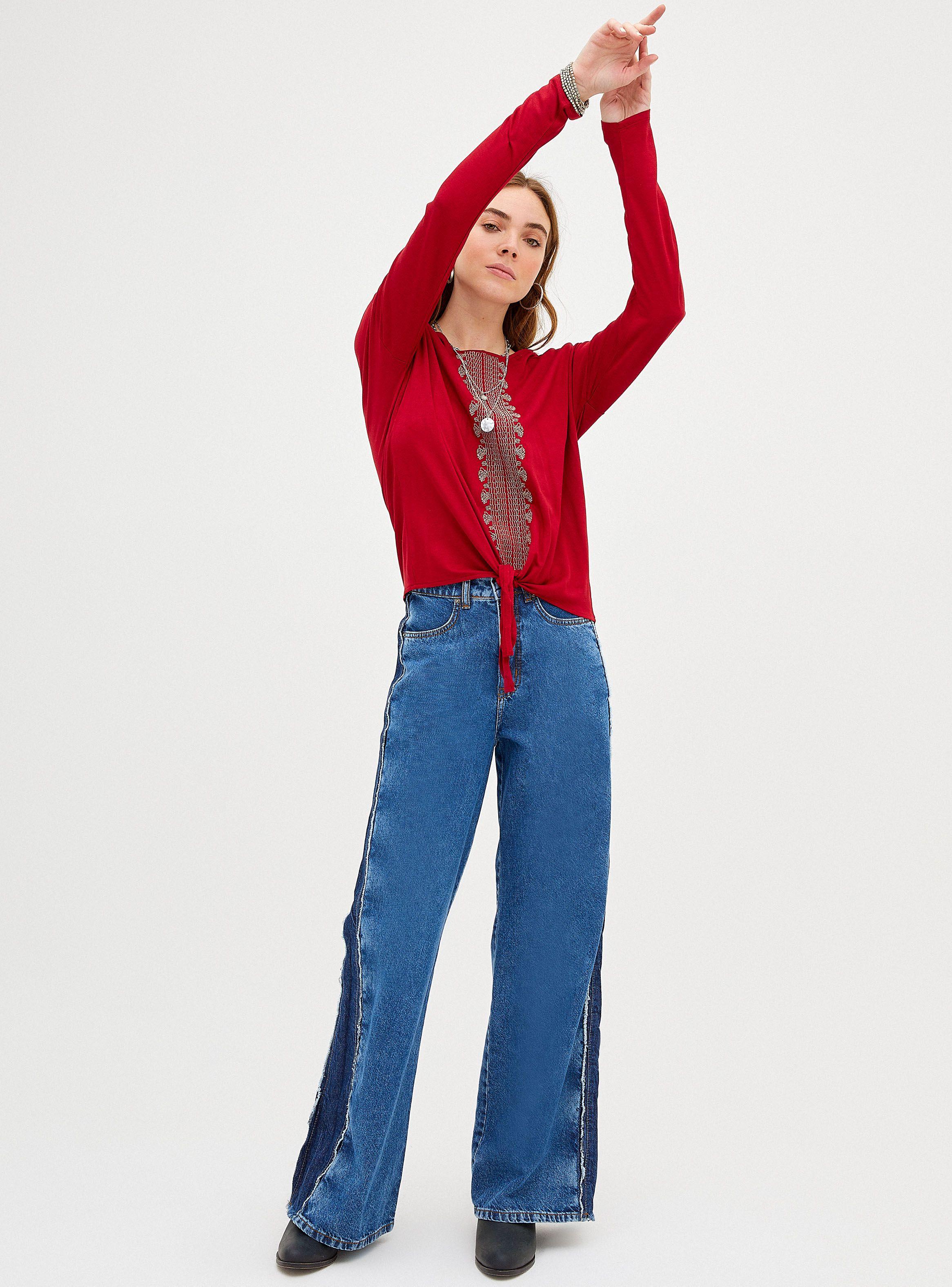 Polera Nudo en Ruedo y Bordado en Hilo de Luex en el Centro-3