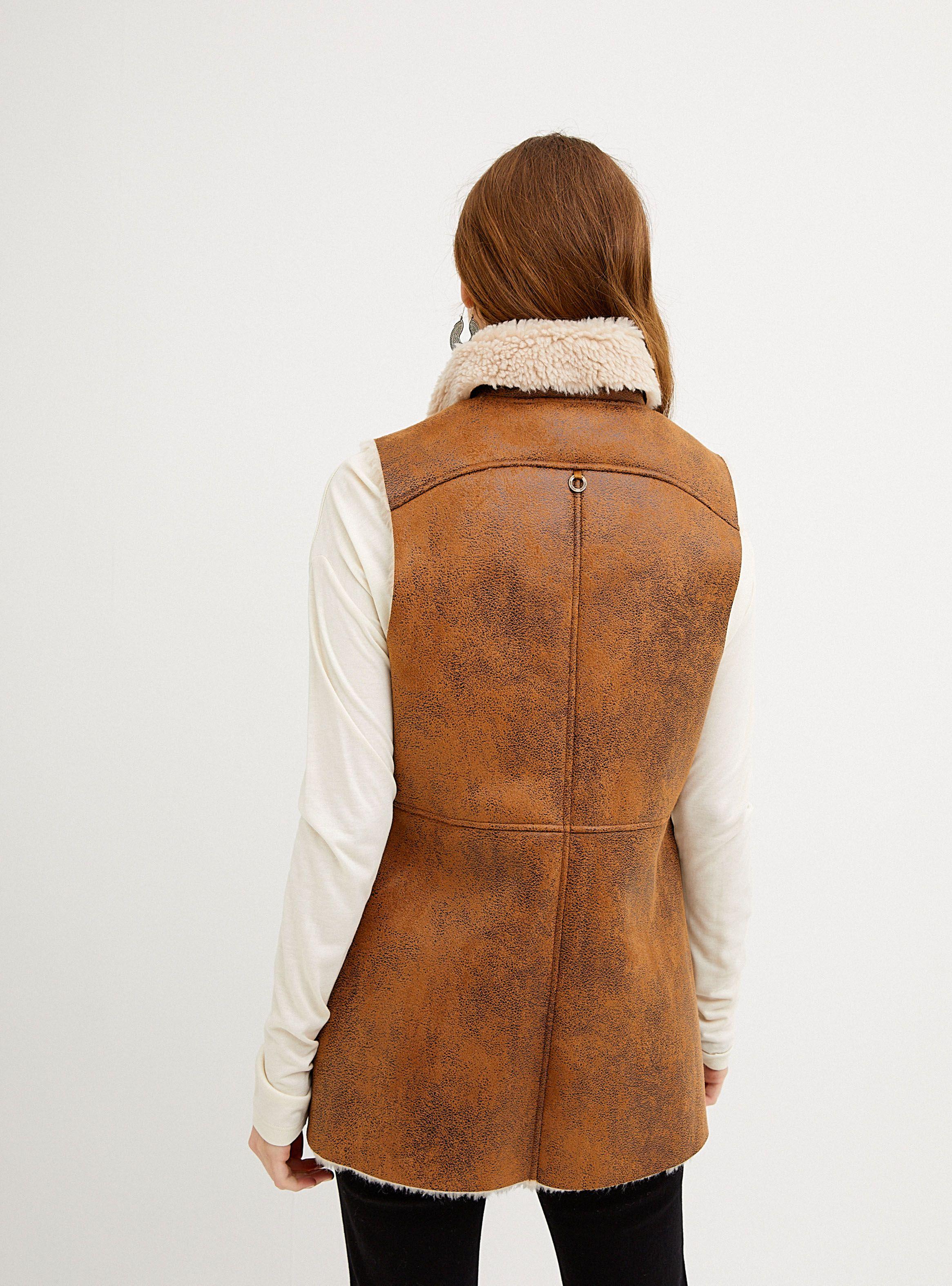 Chaqueta Tipo Biker sin Mangas y Forrada en Piel Sintética-1