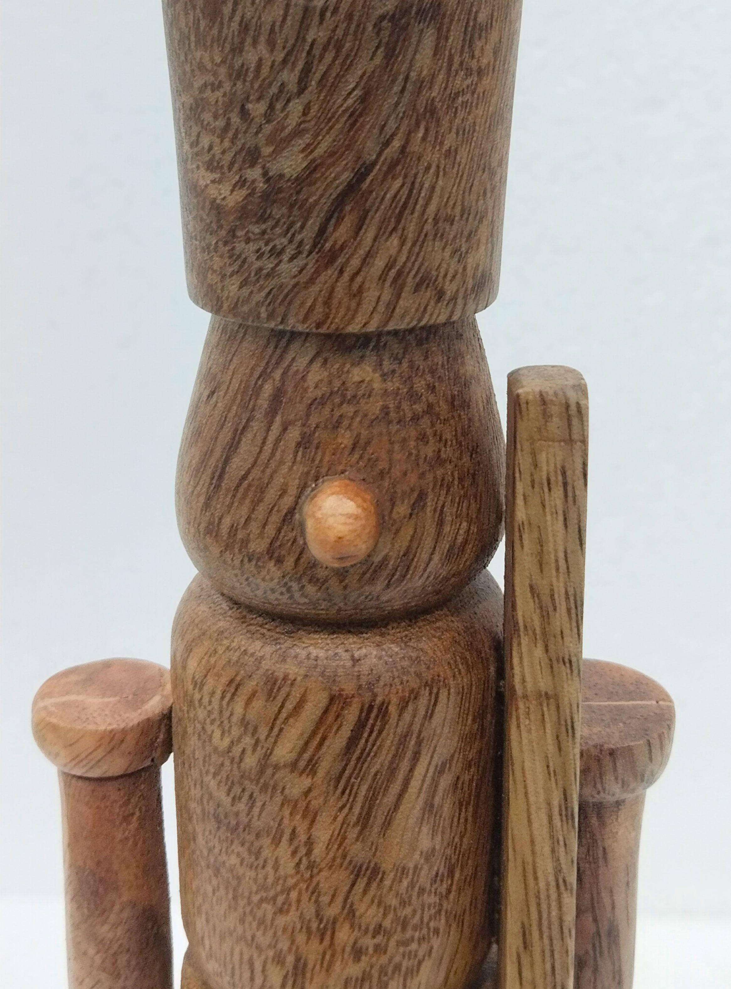 Cascanueces Madera S-2