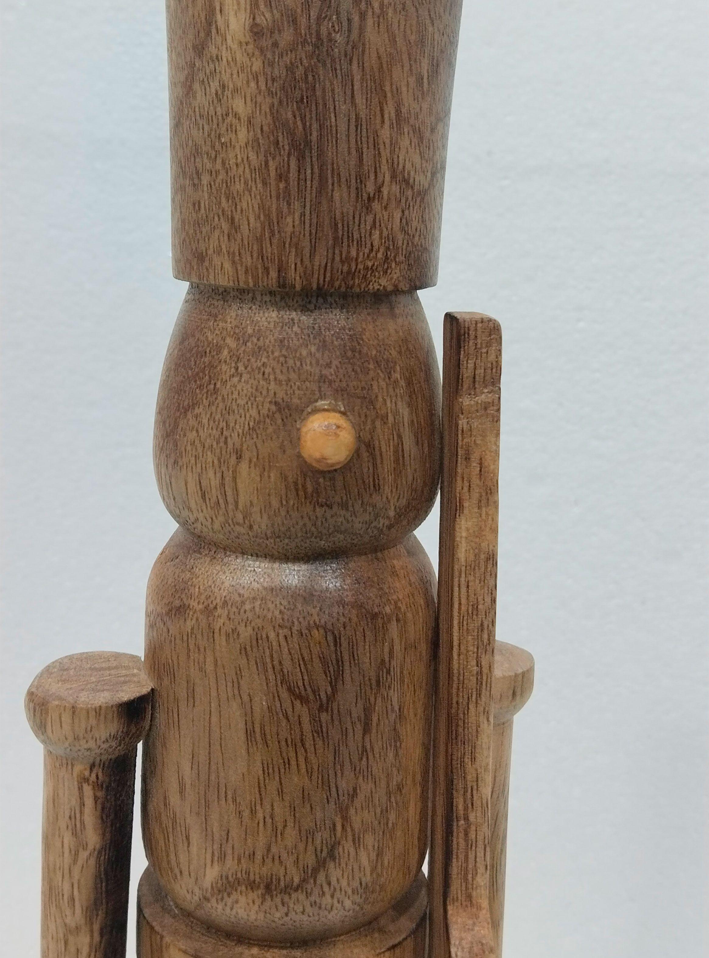 Cascanueces Madera M-2