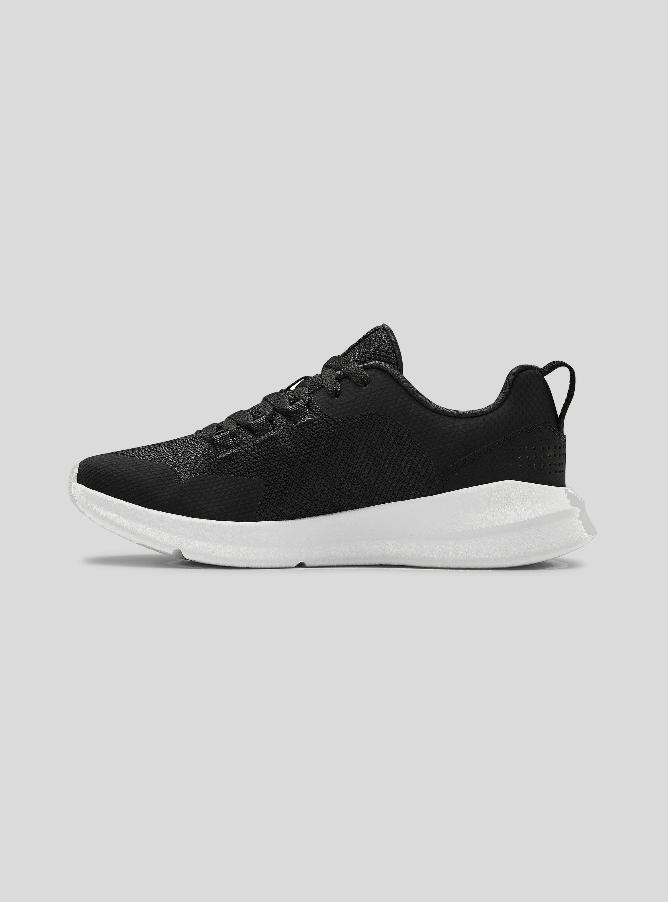 Zapatilla Urbana Under Armour W Essential Mujer Negro-1