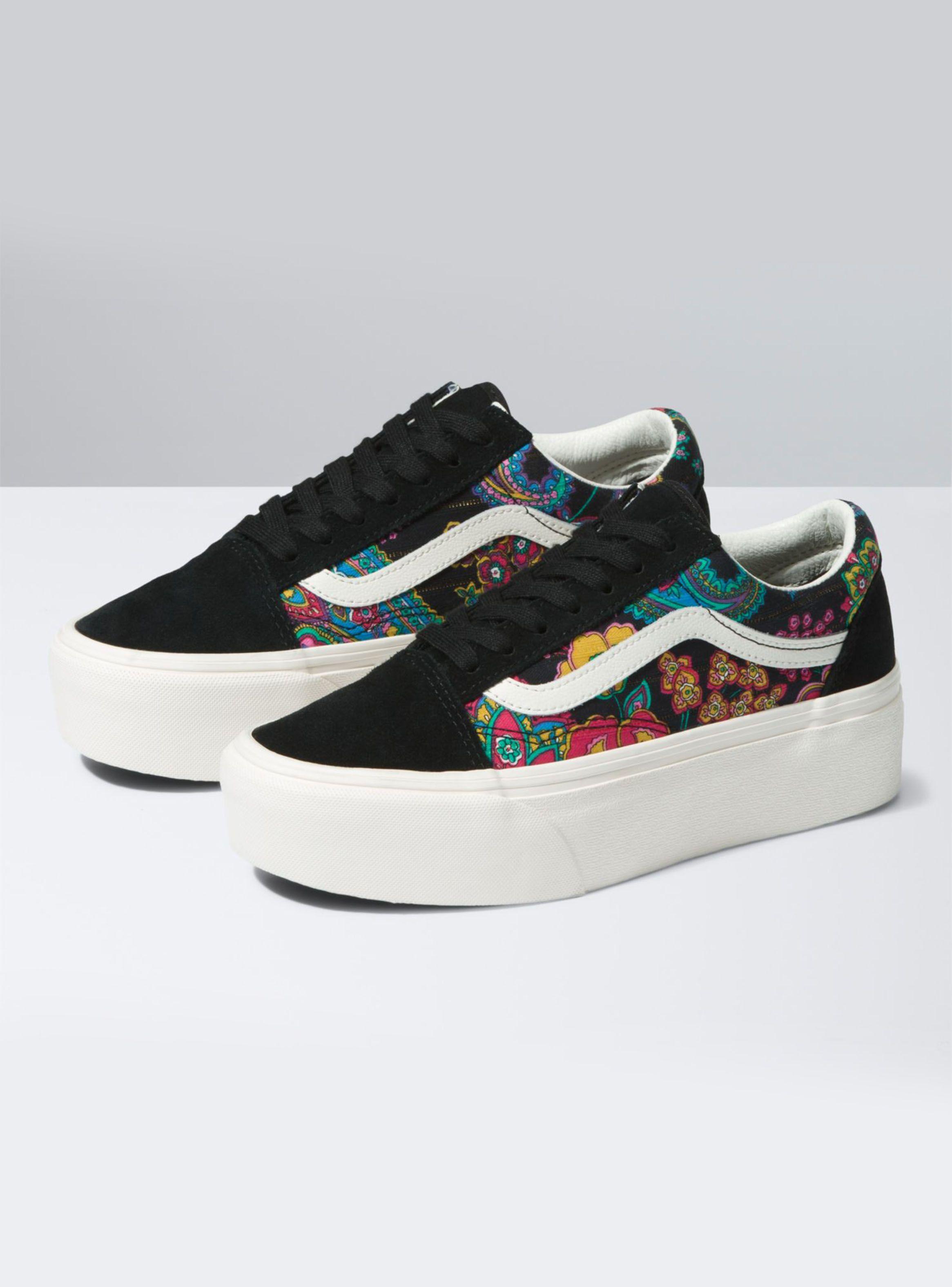 Zapatilla Urbana Ua Old Skool Stackform Paisley Bloom Mujer-1