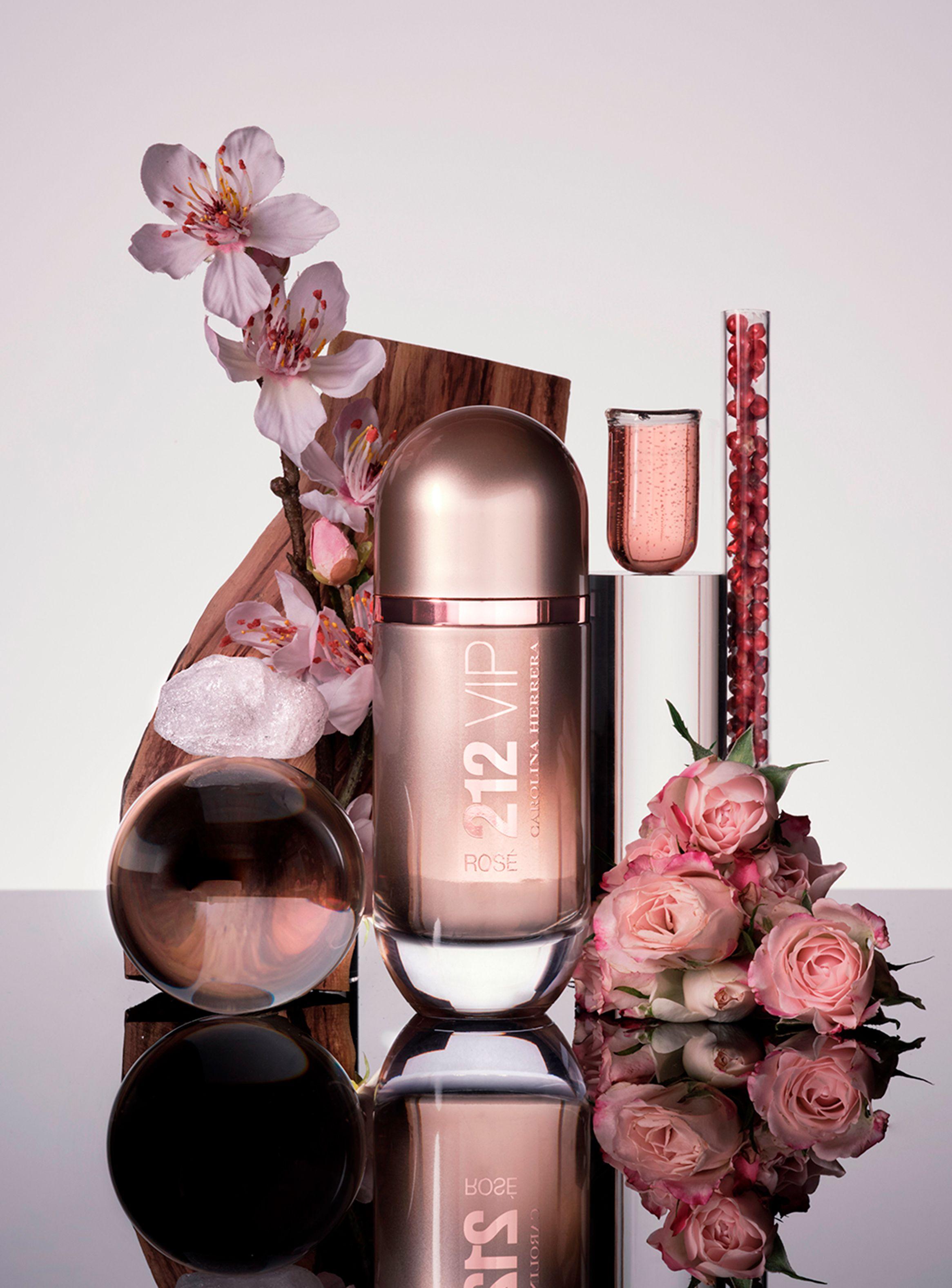 Perfume 212 VIP Rosé EDP Mujer 30 ml Carolina Herrera-2