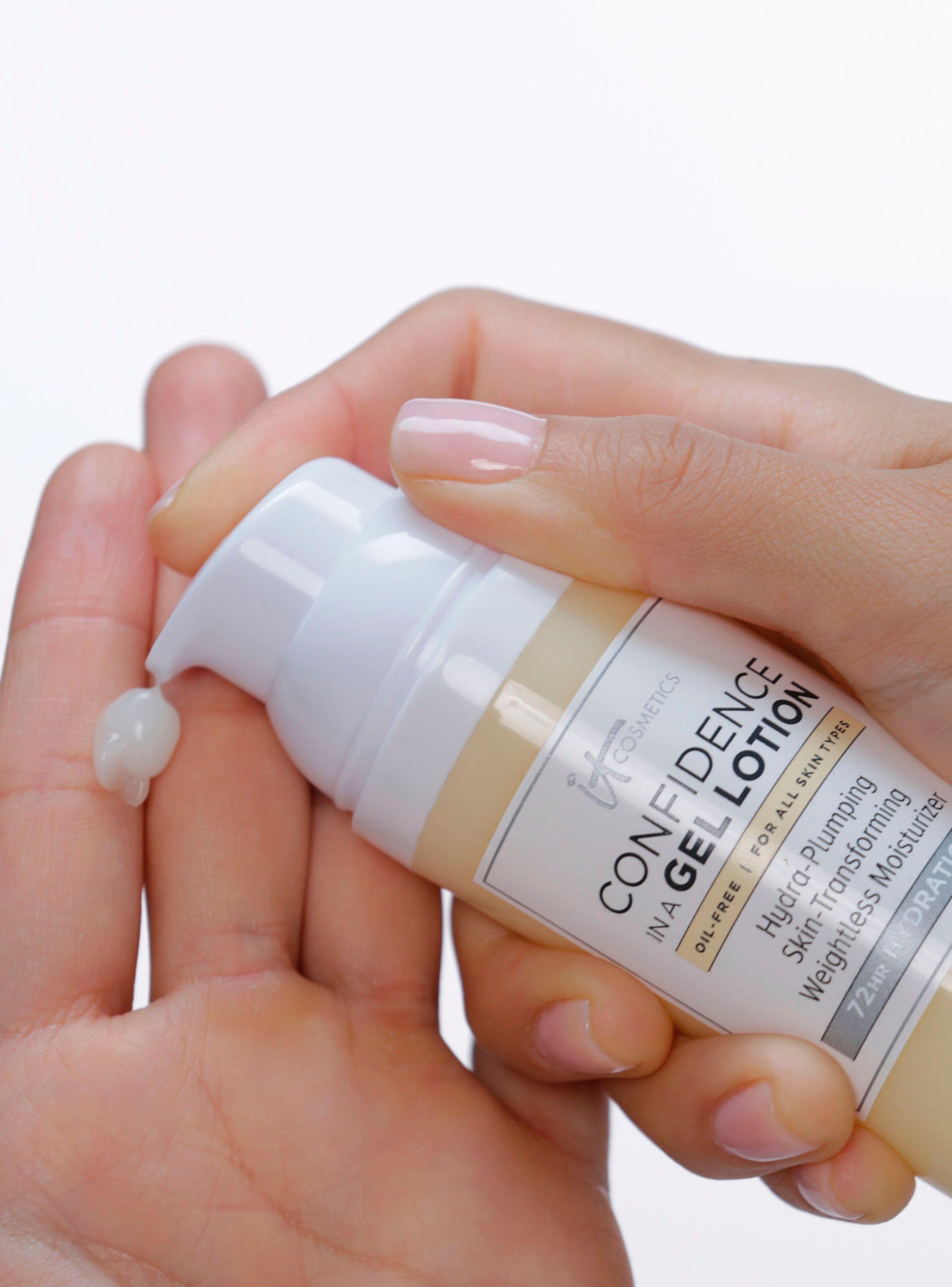 Crema Hidratante Ligera Rellenadora y Transformadora Confidence in a Gel Lotion Moisturizer 75 ml.-2