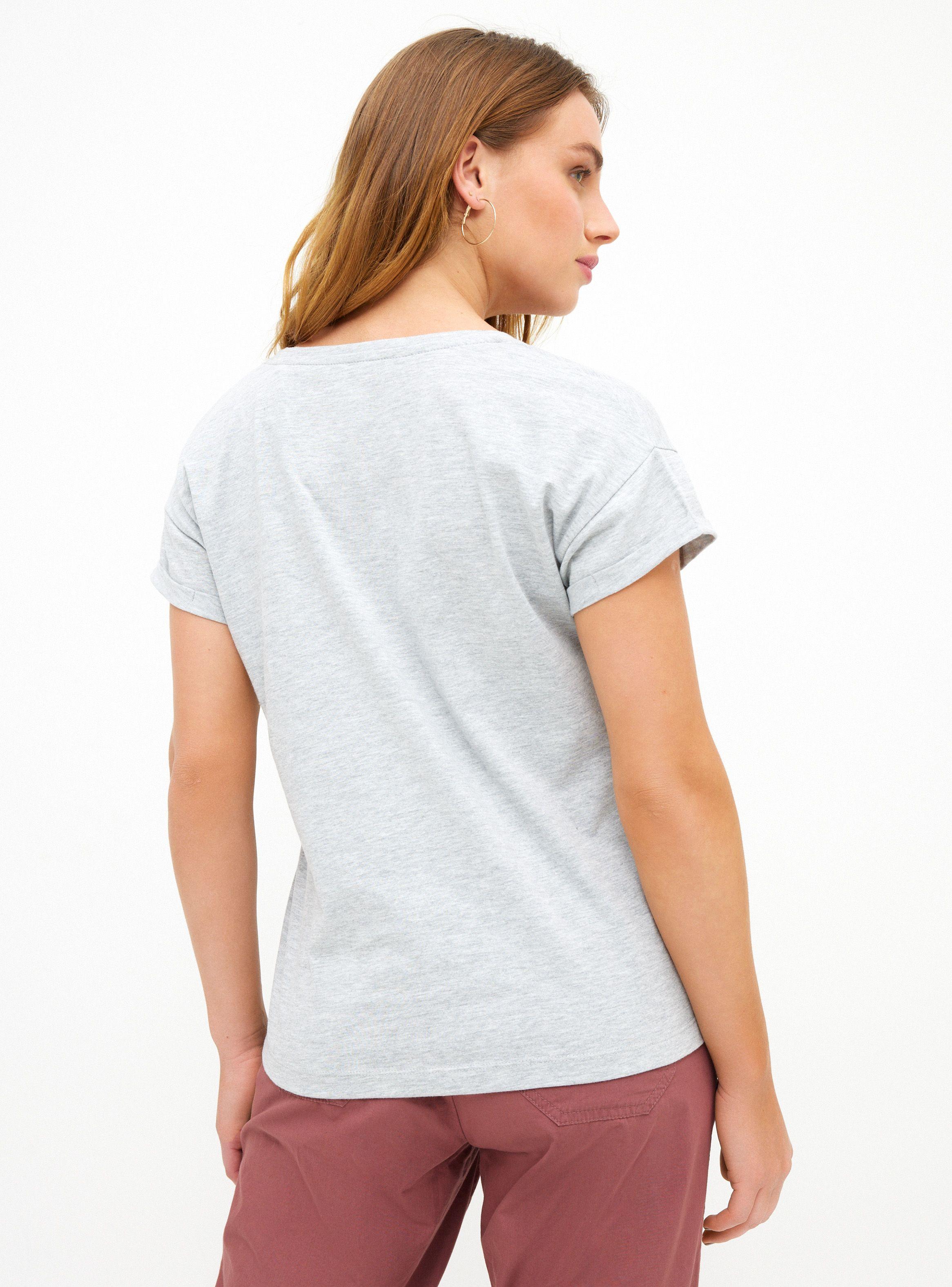 Polera Estampado Focalizado y Cuello V-1