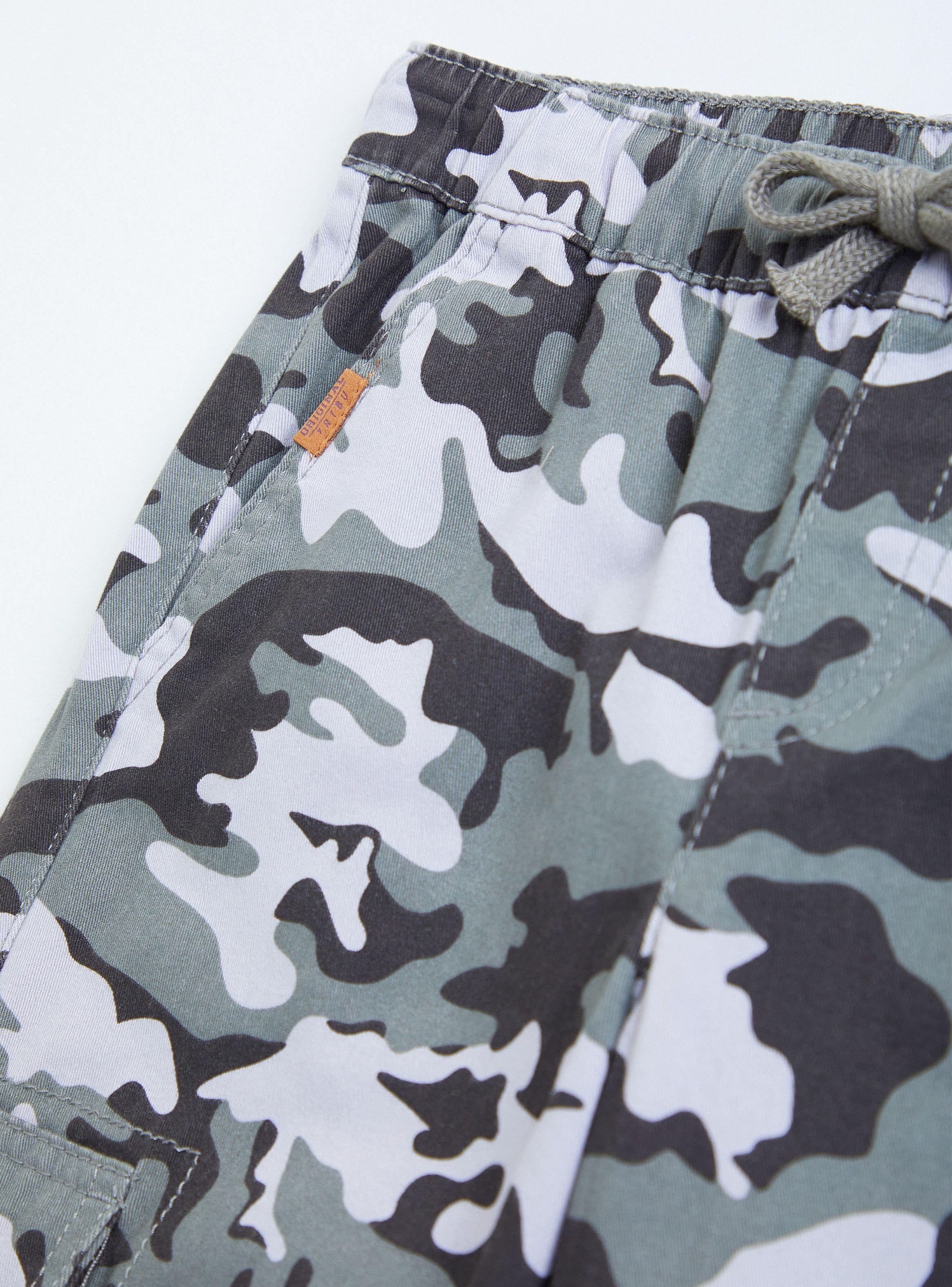 Bermuda Full Estampado Camuflaje Bolsillos Cargo-3
