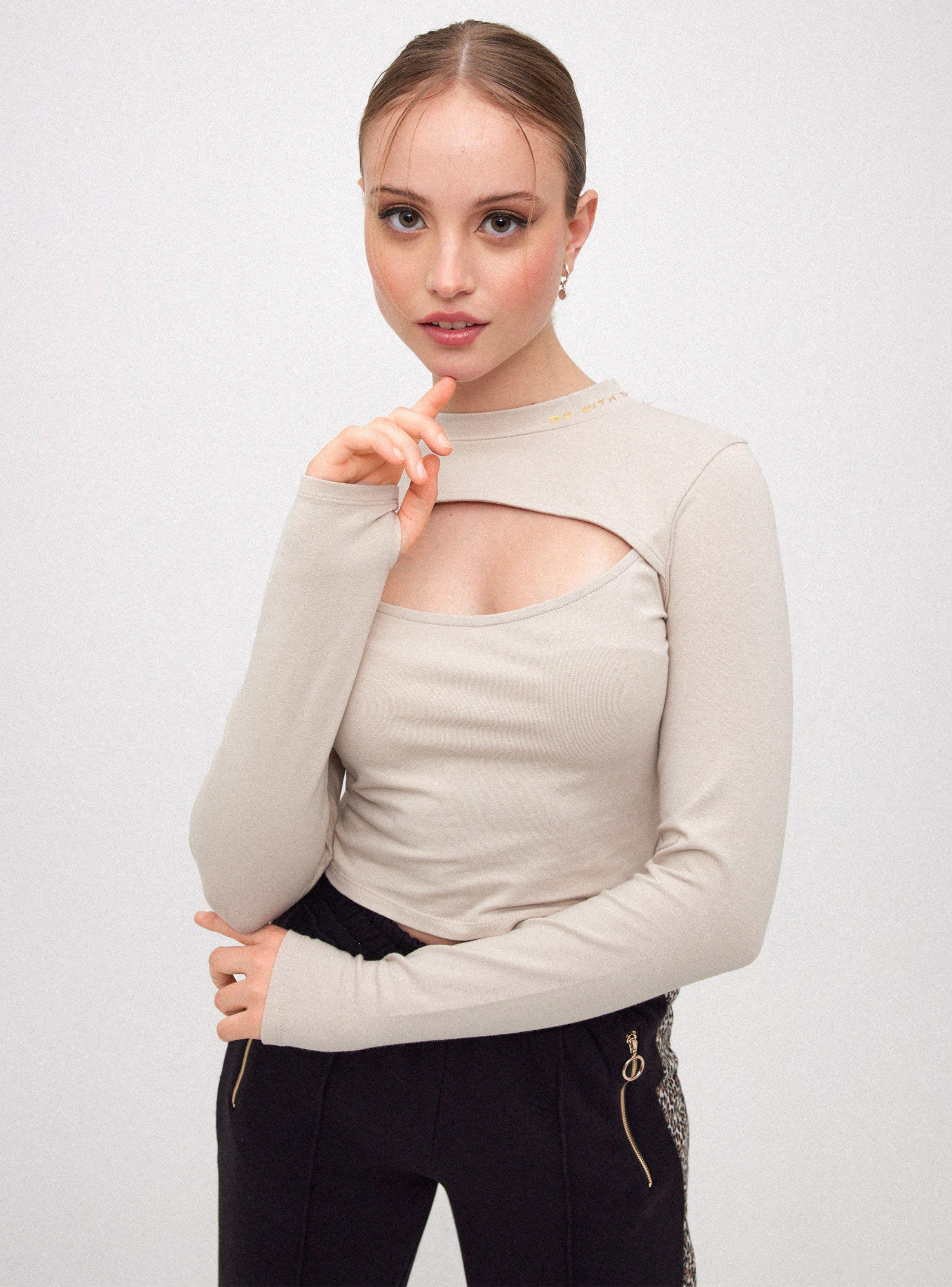 Polera manga larga Cut Out Beatle Mujer-0