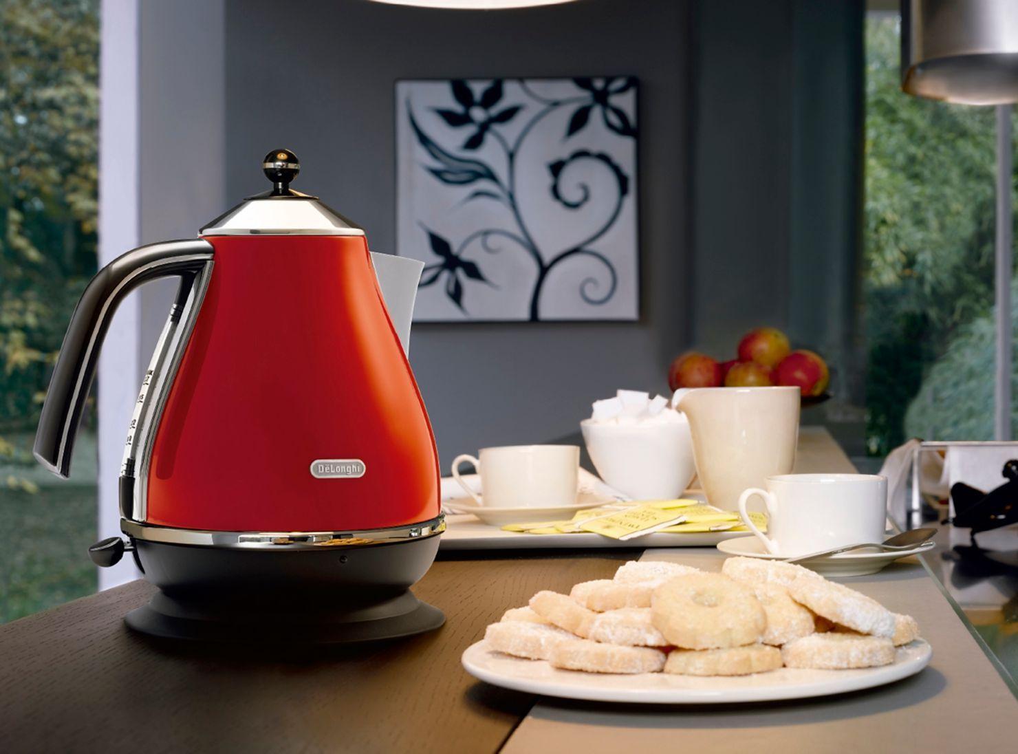 Hervidor Delonghi KBO2001R Rojo-5