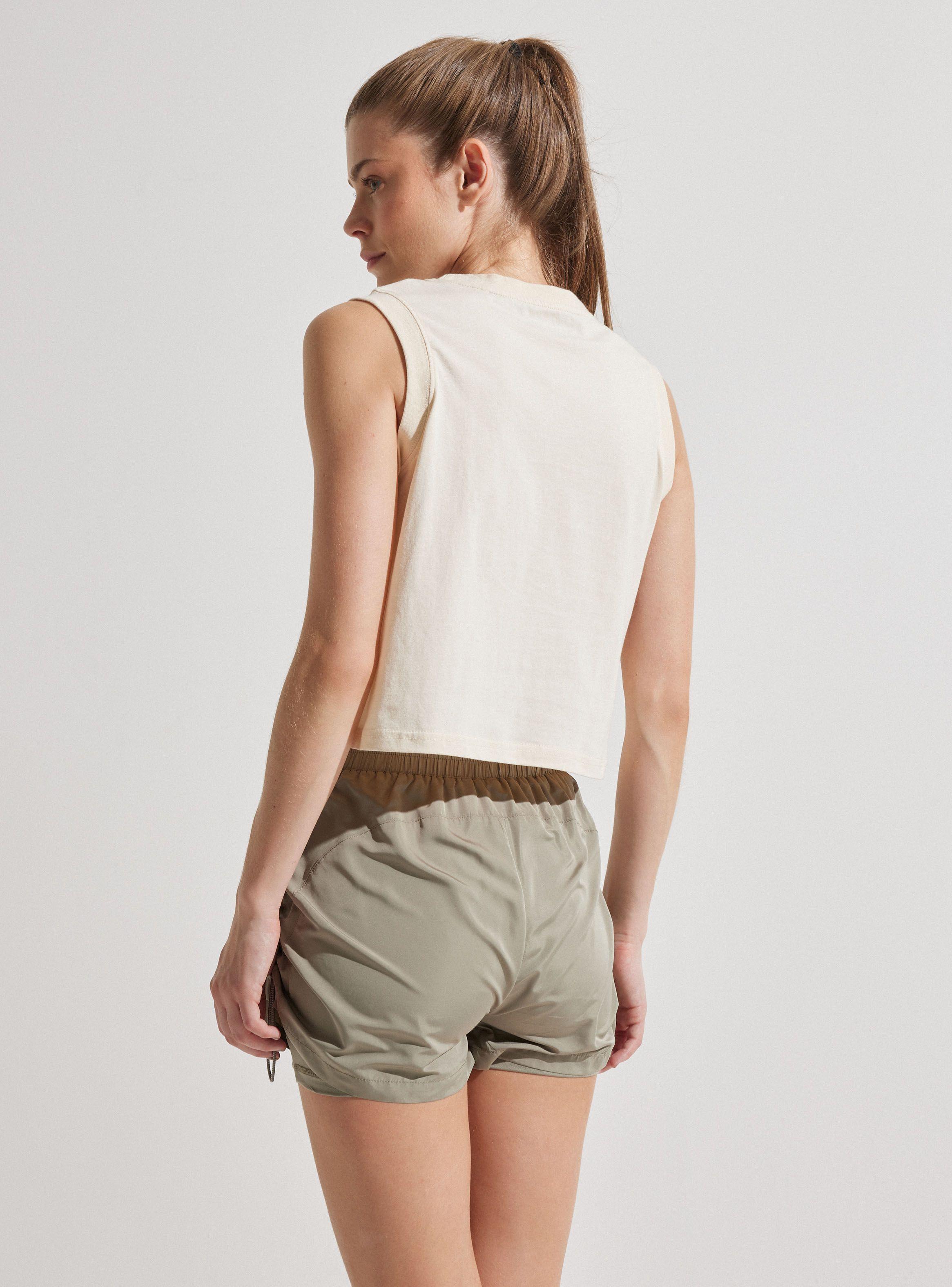 Short Versa Active-1