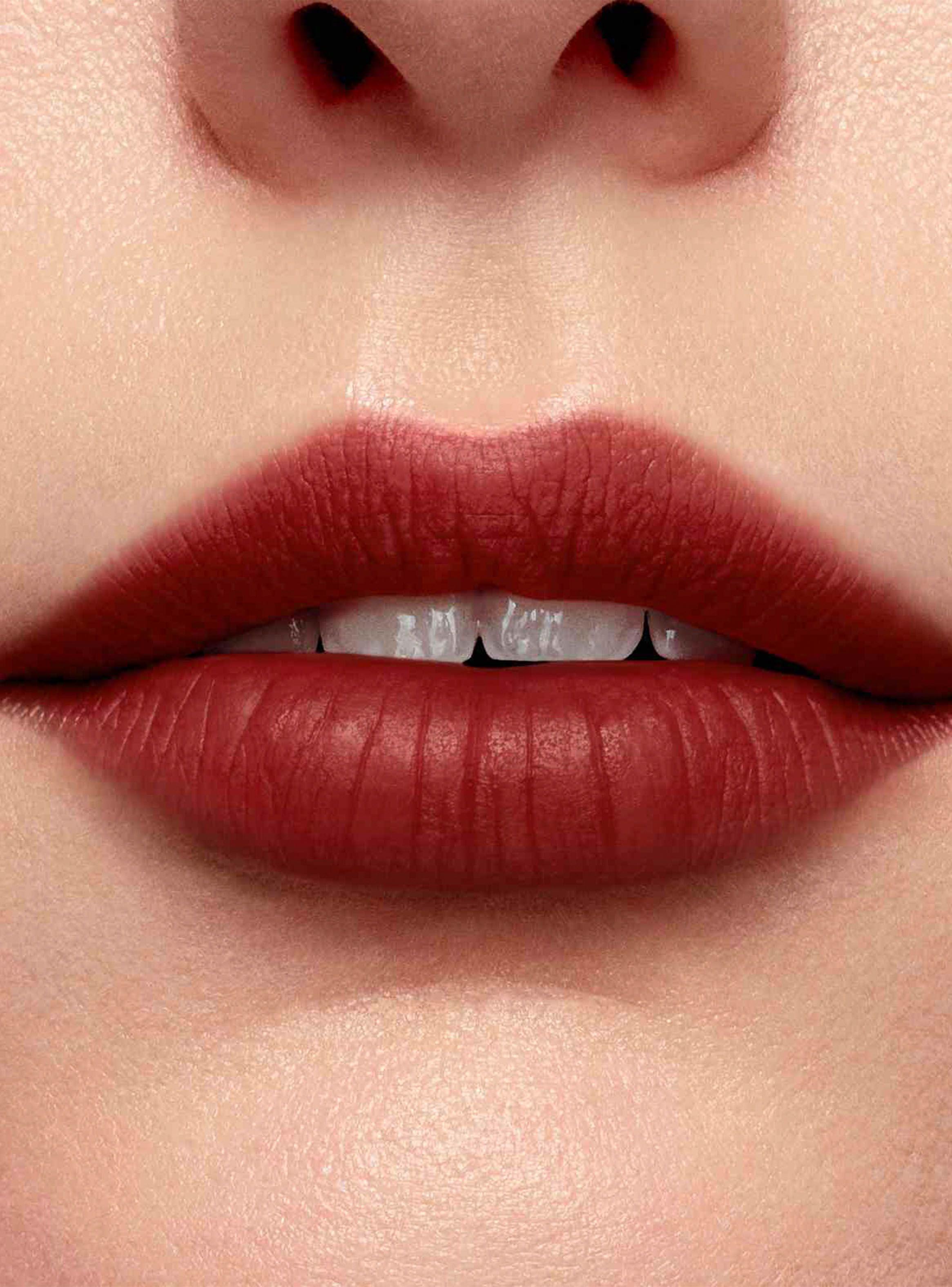 Labial L'Absolu Rouge Intimmate Lancôme-3