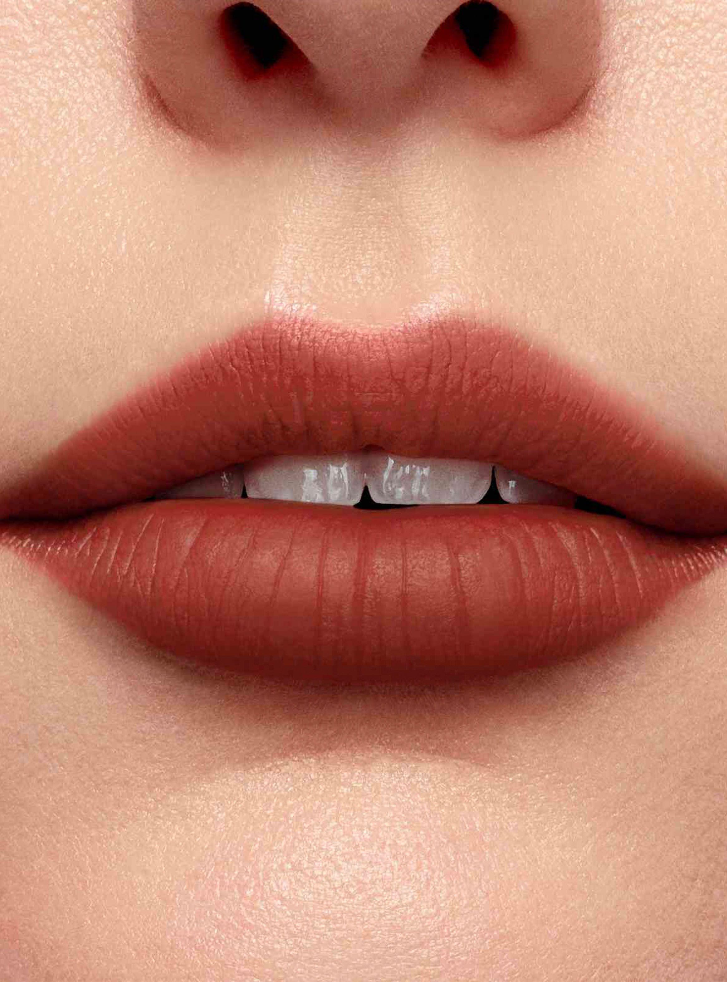 Labial L'Absolu Rouge Intimmate Lancôme-3