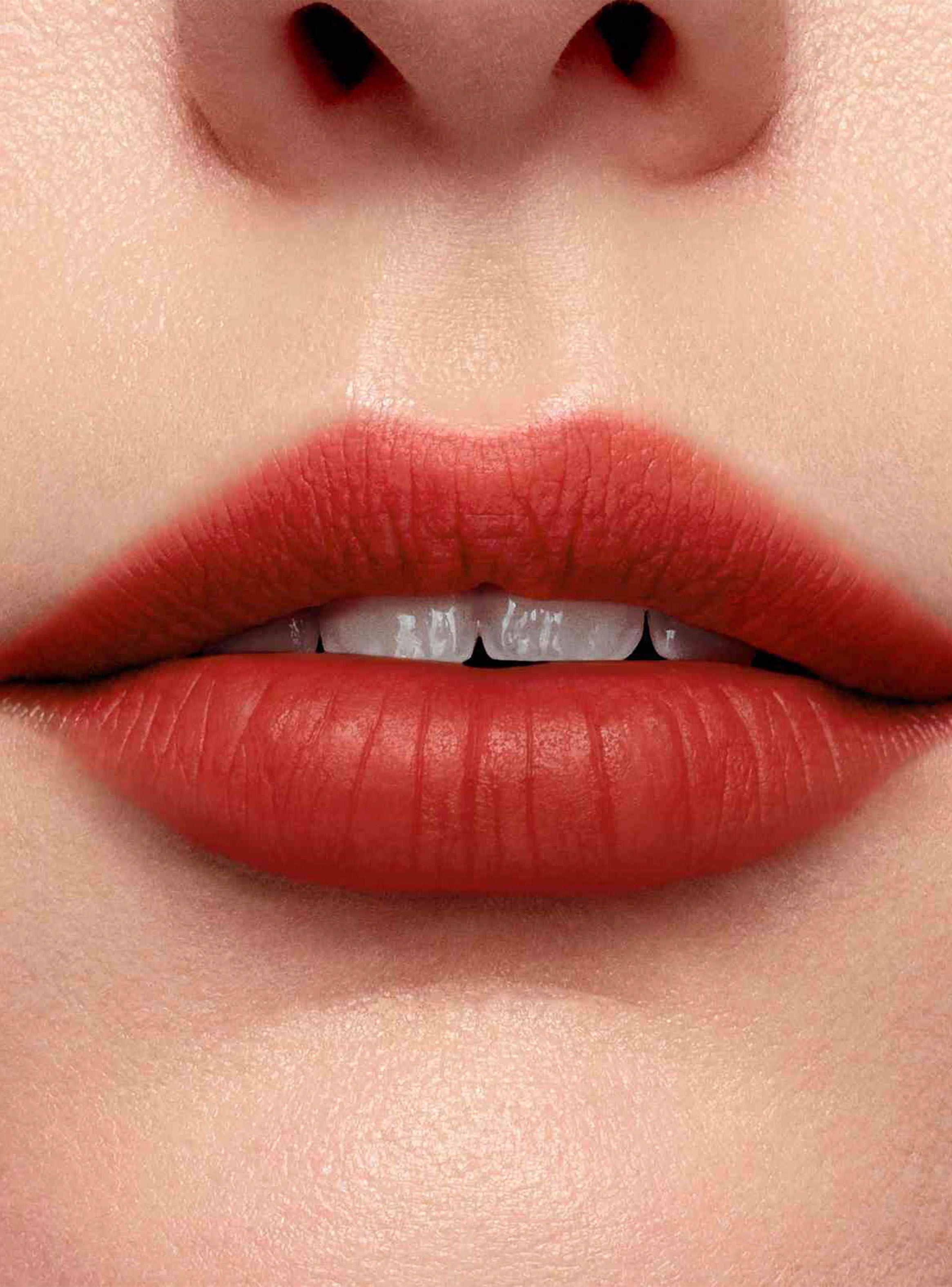 Labial L'Absolu Rouge Intimmate Lancôme-3