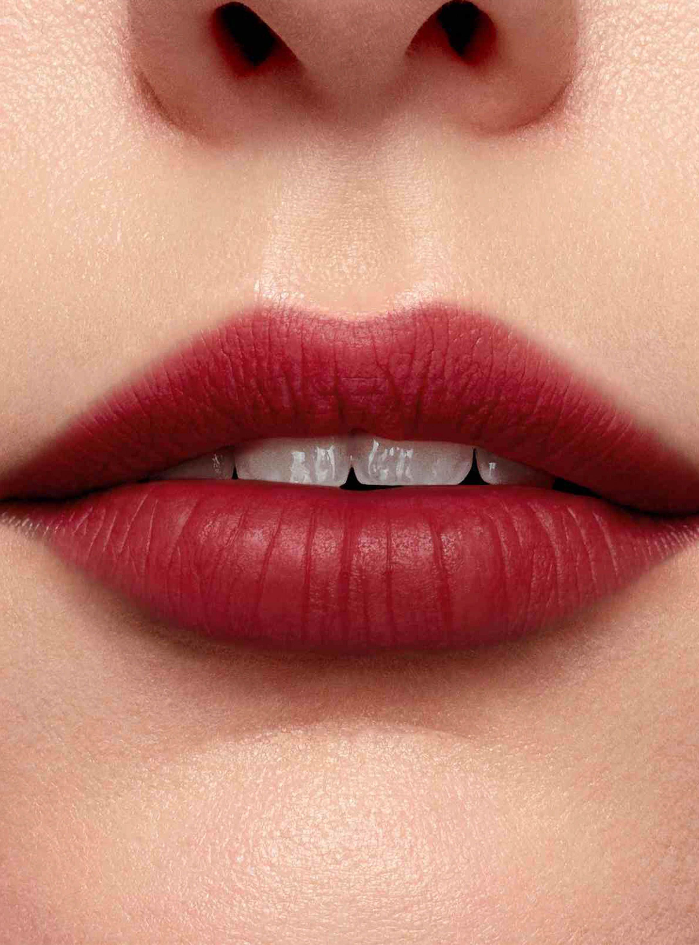 Labial L'Absolu Rouge Intimmate Lancôme-3