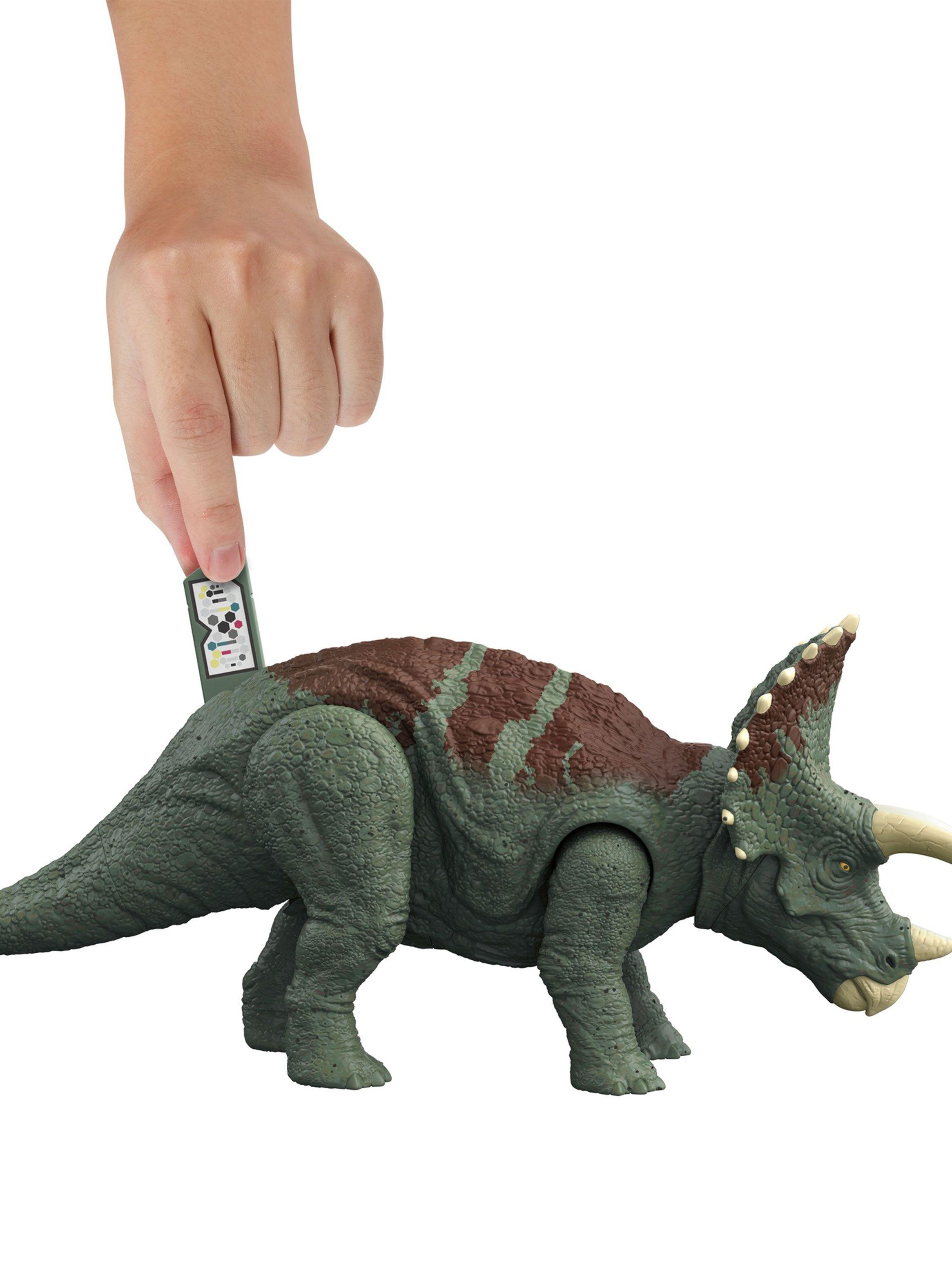 Dinosaurio Triceratops Ruge y Ataca-1