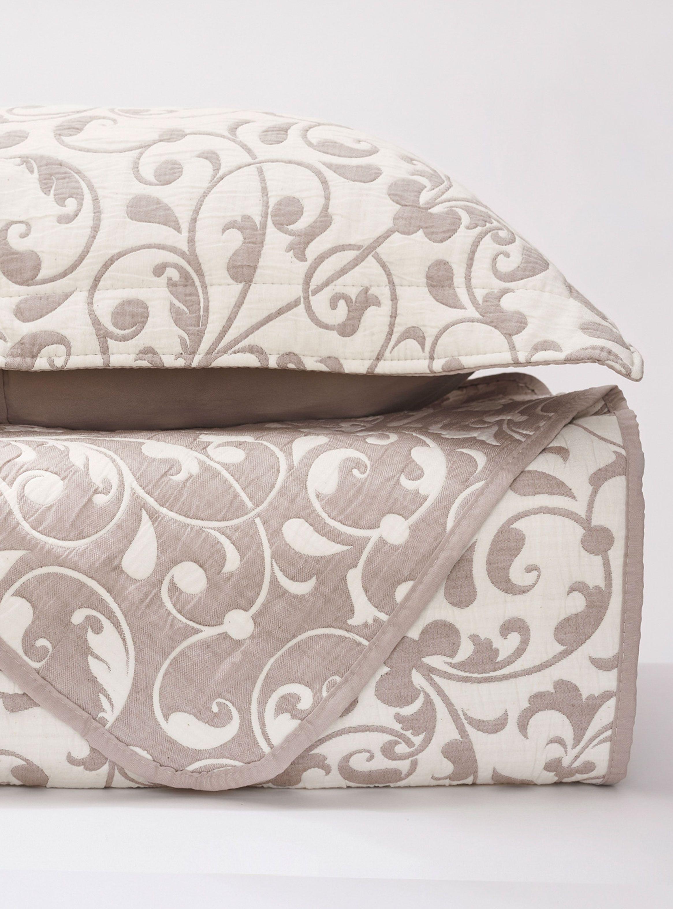 Cubrecama 1.5 Plazas Jacquard Cassis Café-1