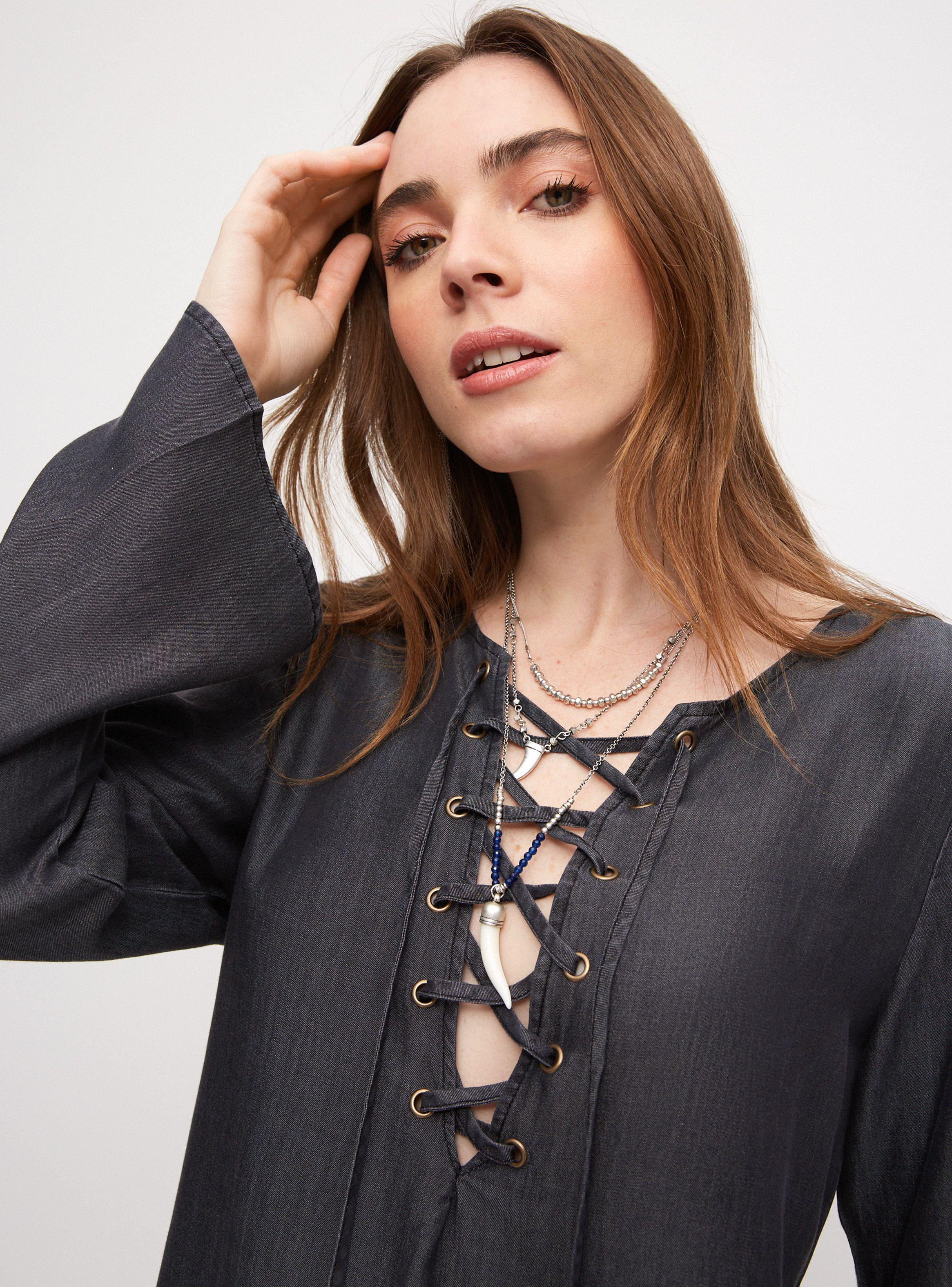 Blusa Ojetillos Metalicos en Escote y Lazo-2
