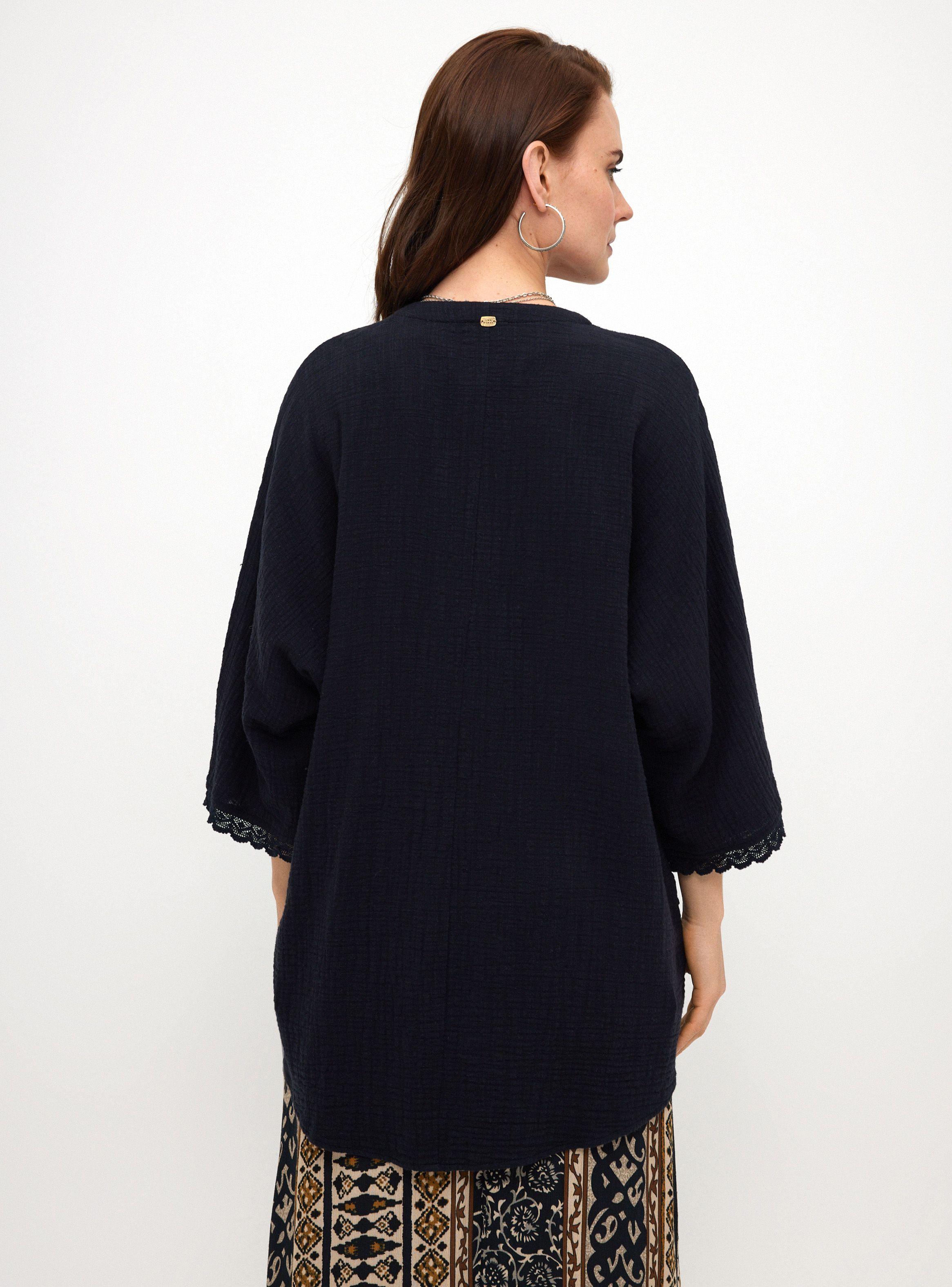 Blusa con Aplicaciones en Macramé-1