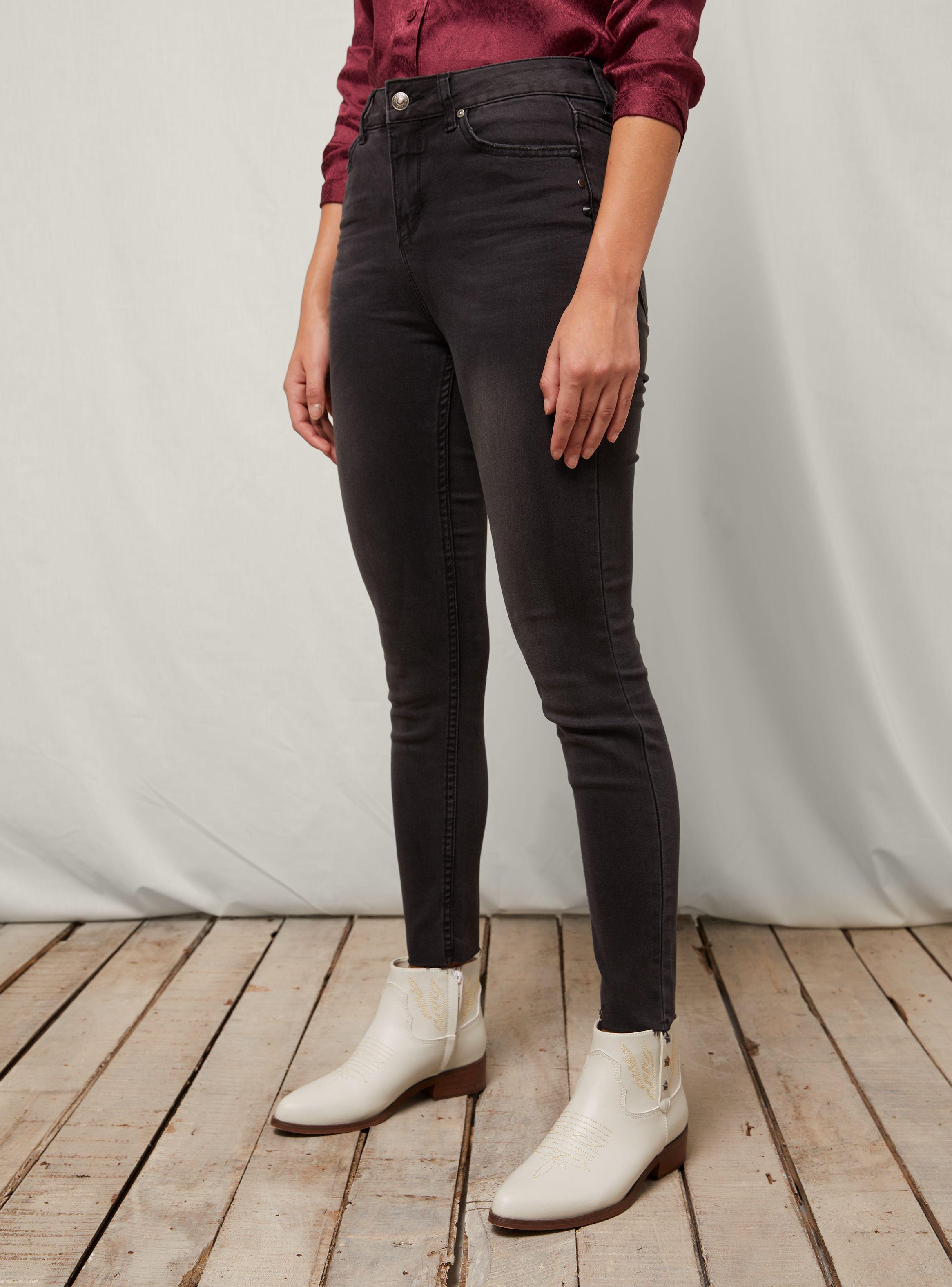 Jeans Skinny Tiro Alto Tachas Foster-0
