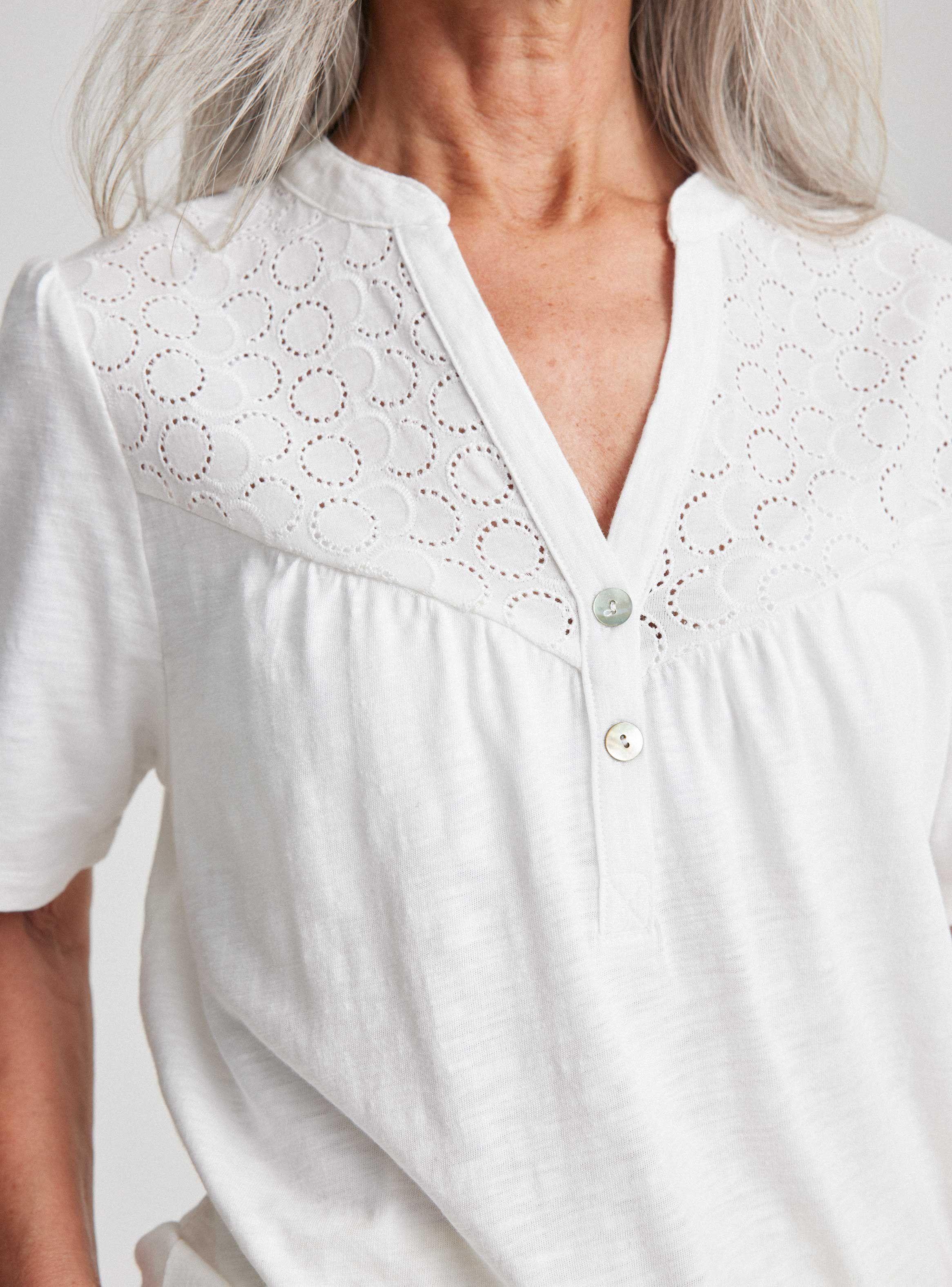 Polera con Broderie en Hombros-3