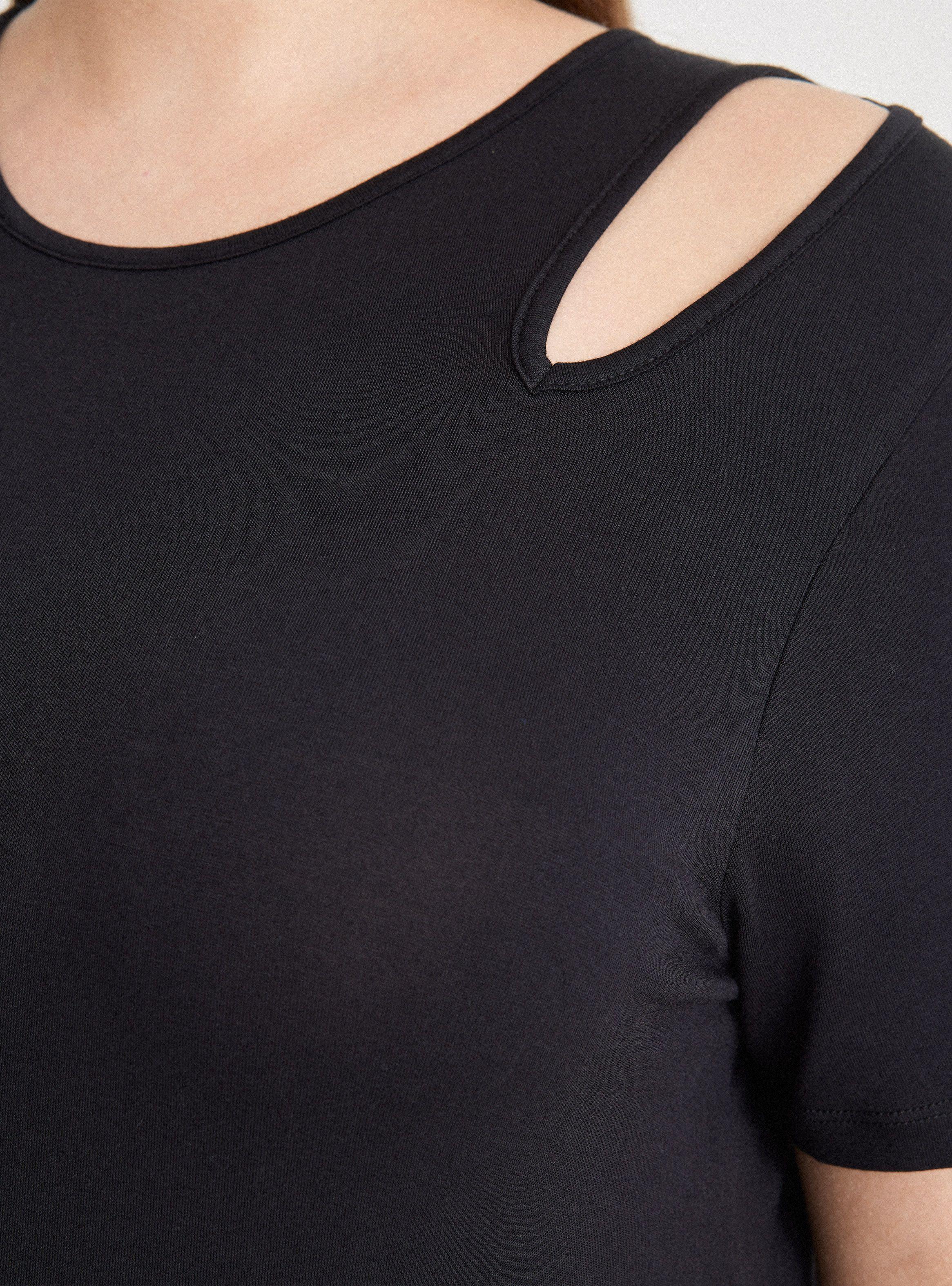 Polera Fluida Detalle Aberturas En Hombros-3