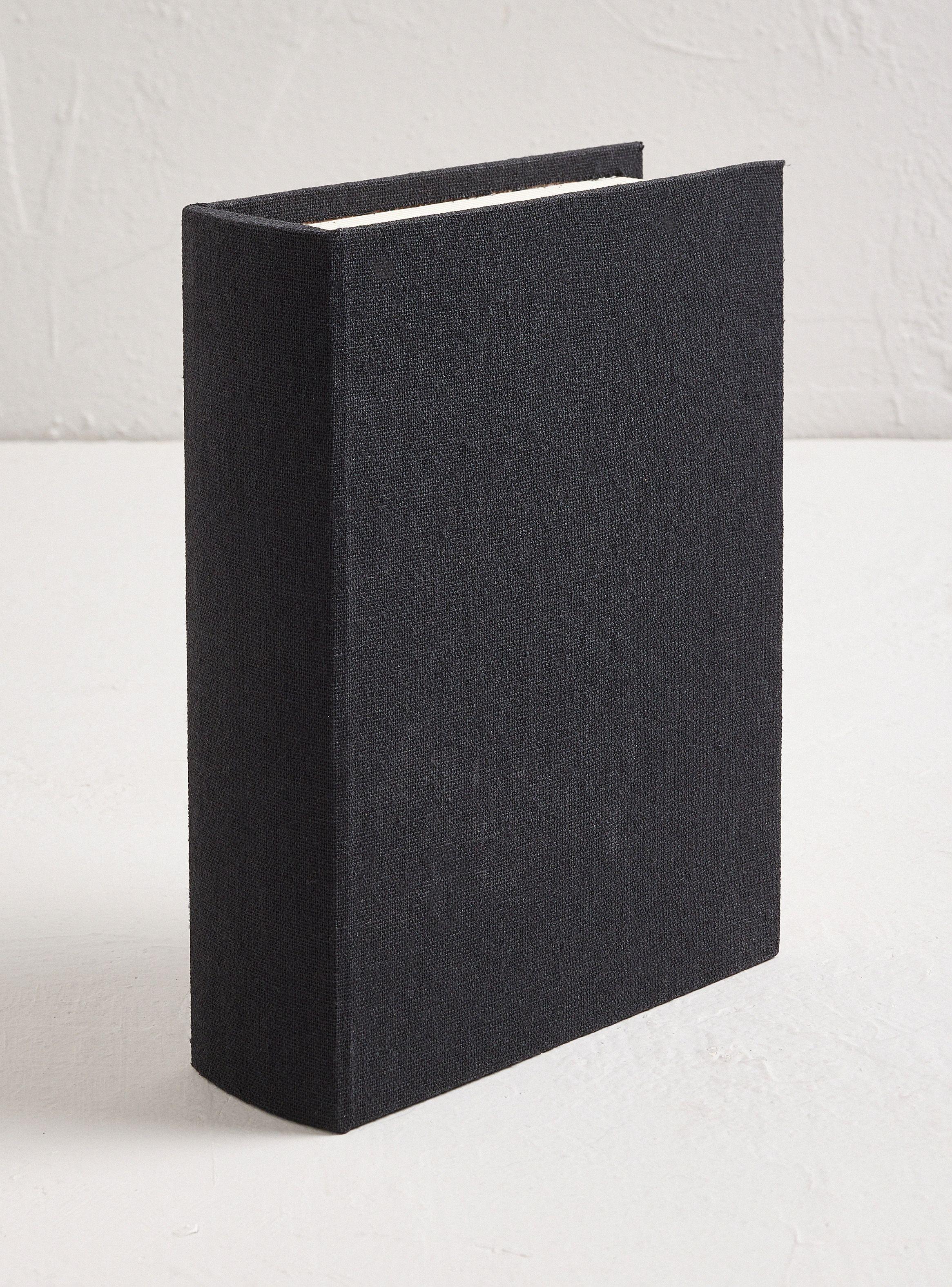Libro Decorativo M Negro 25x19 cm-0
