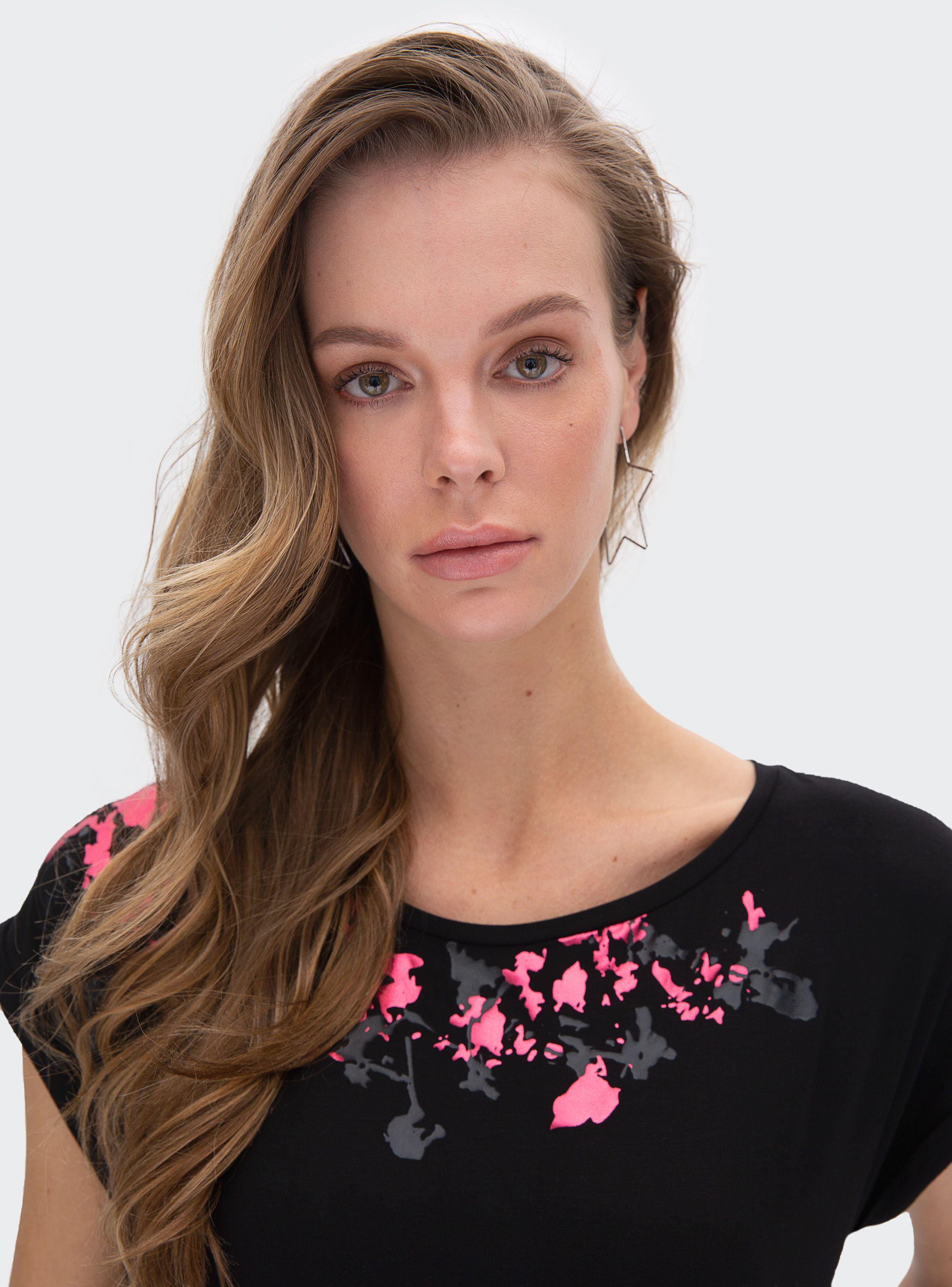 Polera Manga Corta Estampado Folia Delantero JJO-2