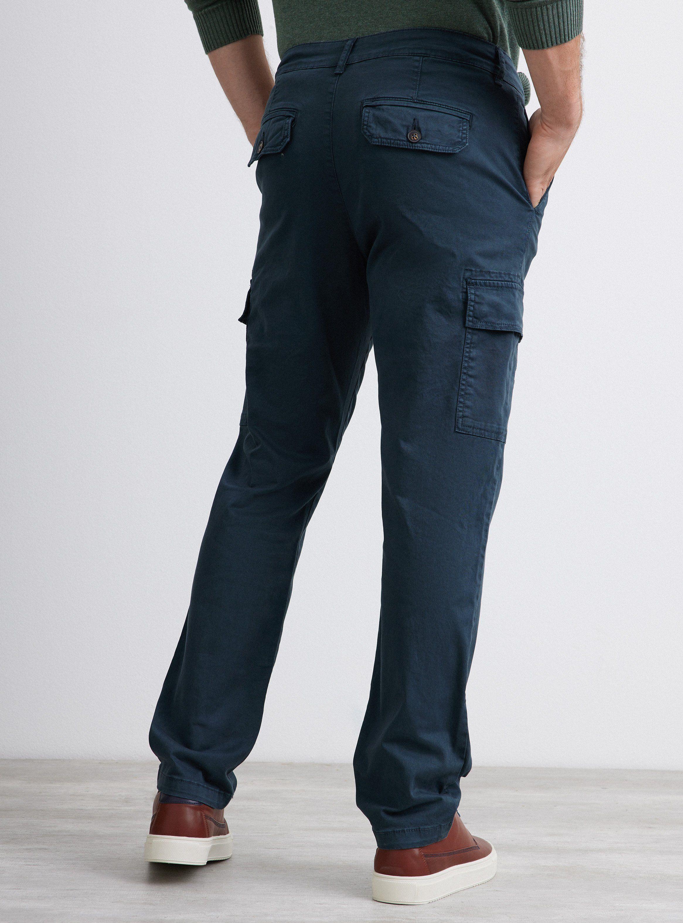 Pantalón Regular Fit Tiro Medio Corte Chino-1
