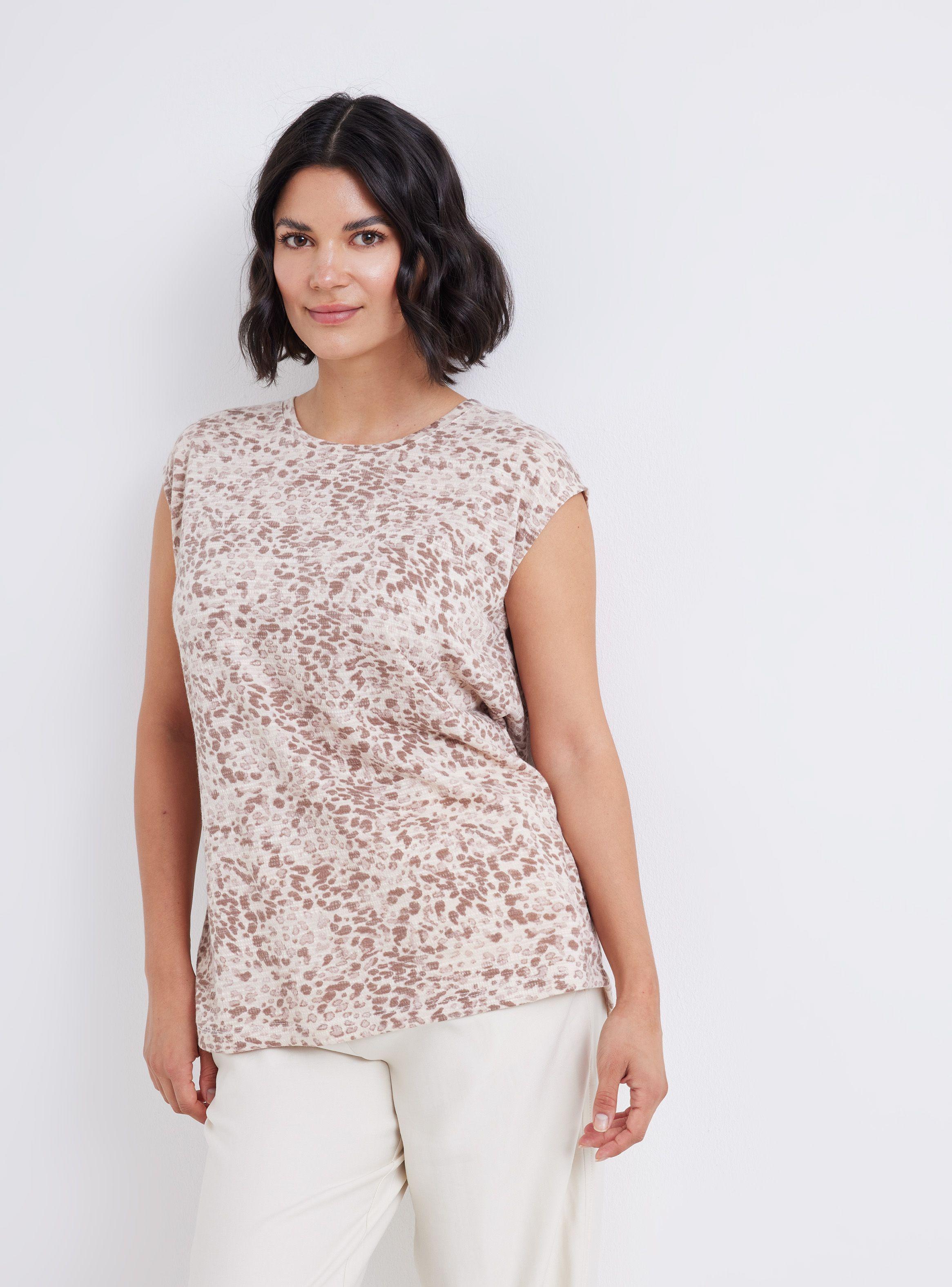 Polera Textura con Botones en Espalda-0