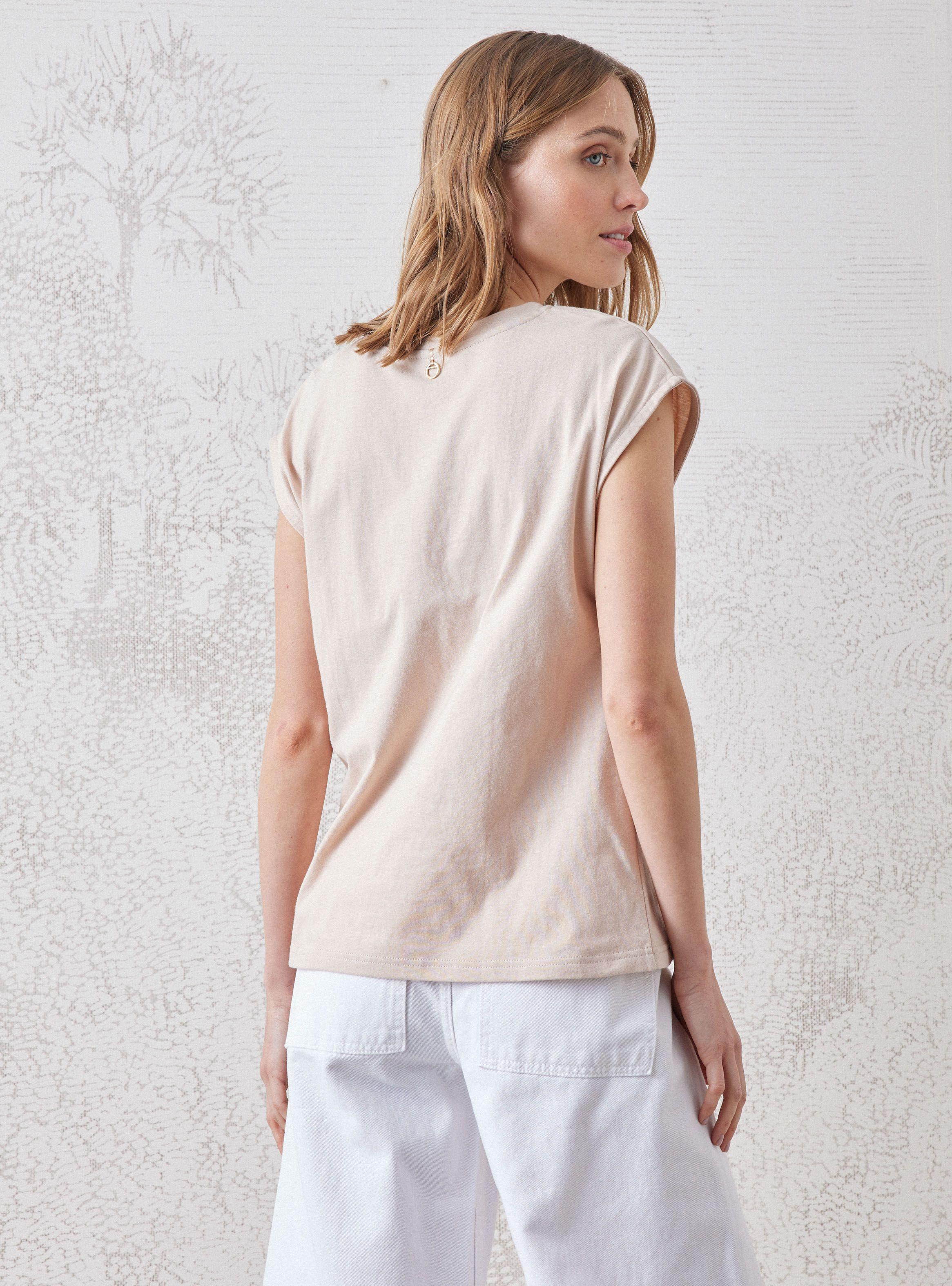 Polera Con Plizado En Escote Y Cinta Decorativa-1