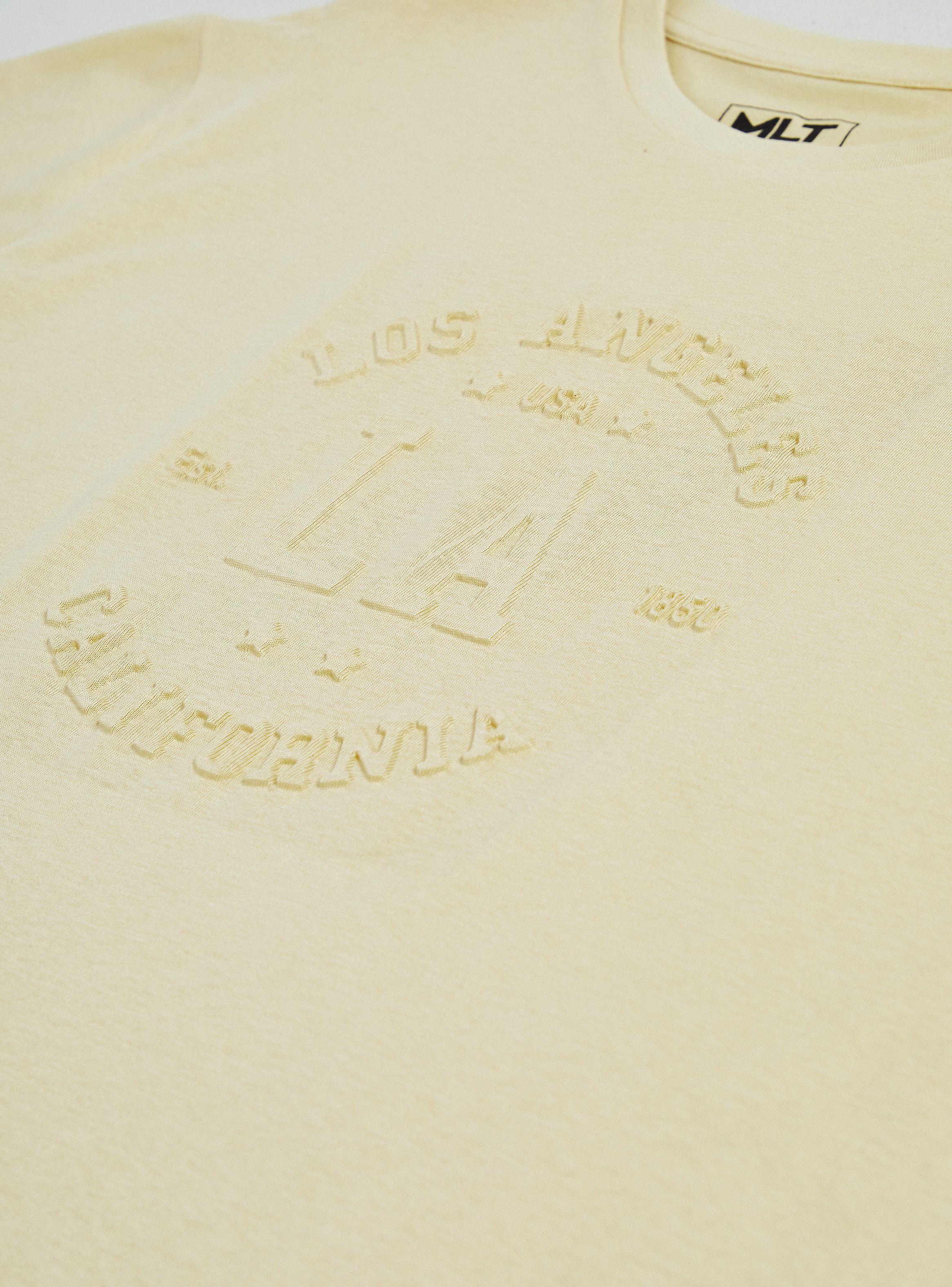 Polera con Diseño en Relieve Adelante-4