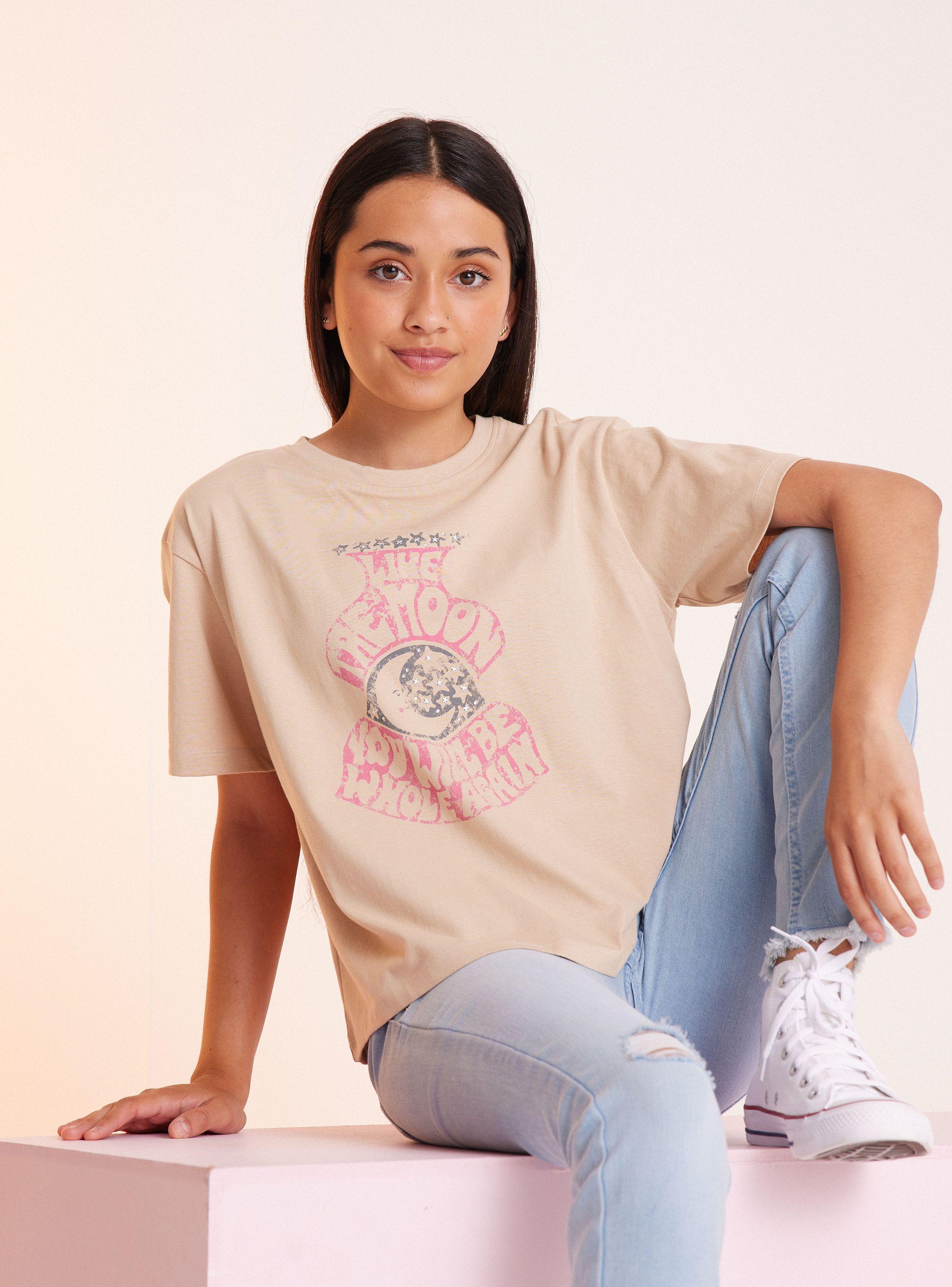 Polera con Estampado Focal y Detalles Brillos 1-0