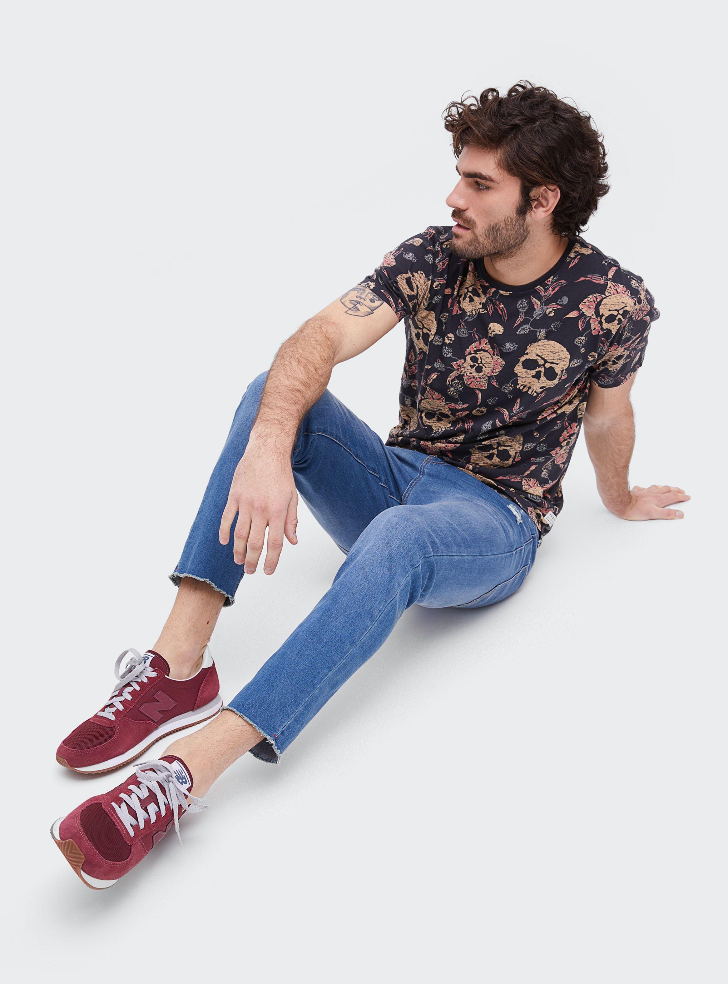 Polera Calaveras Estampadas Foster-3