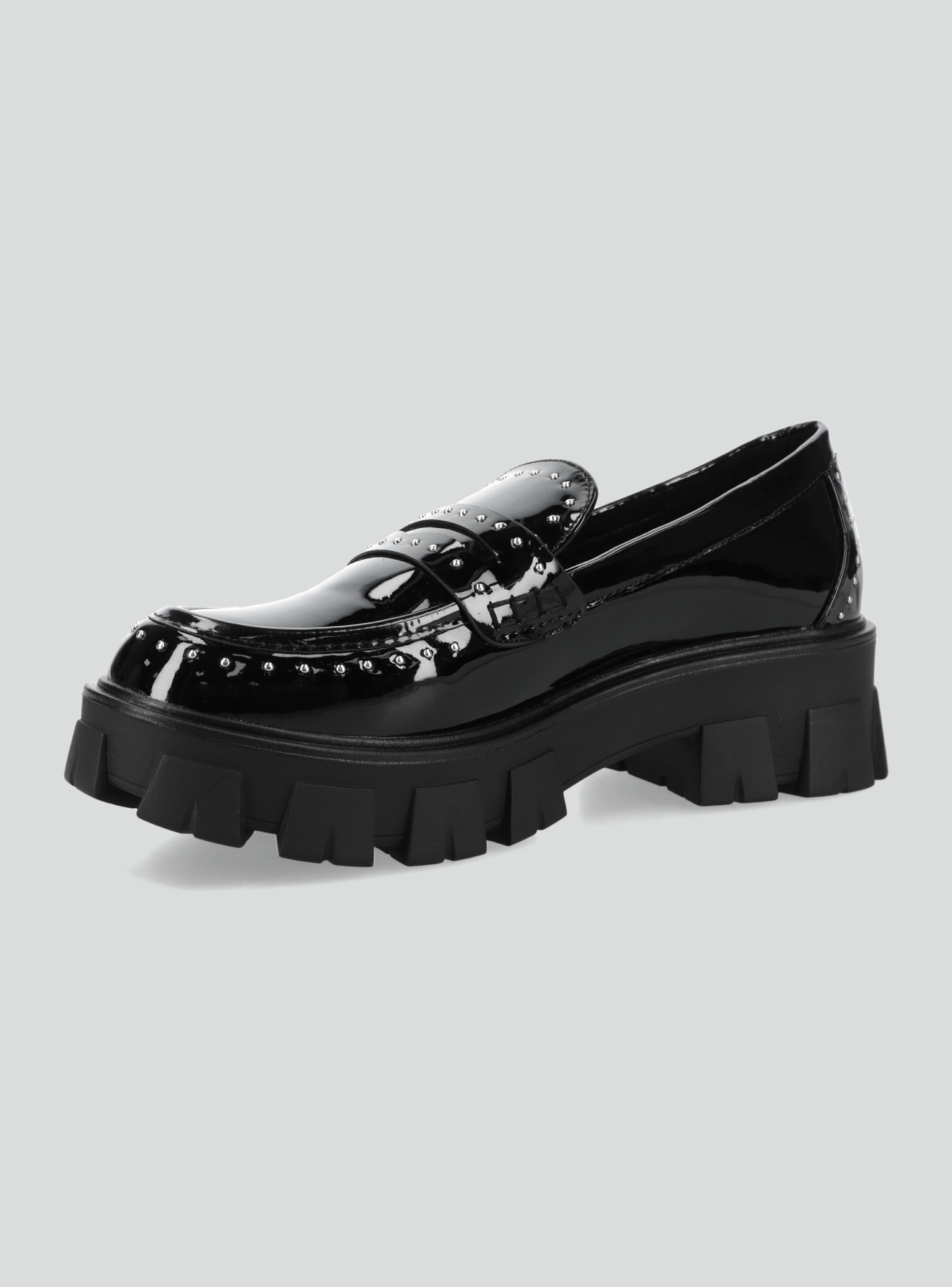 Mocasín con Tachas Metálicas Suela Track Mujer-2