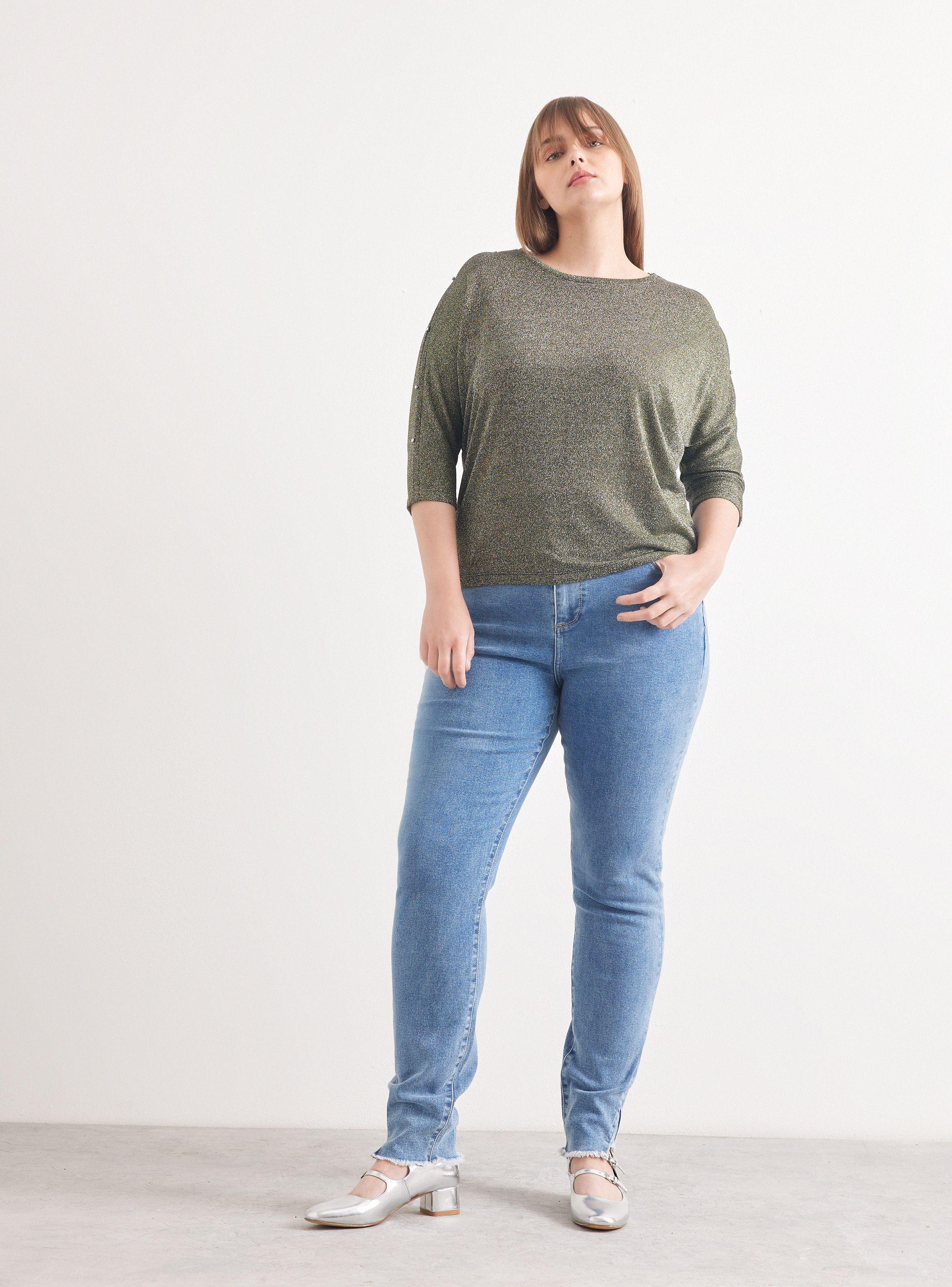 Jeans Con Detalle Apertura Bota-4