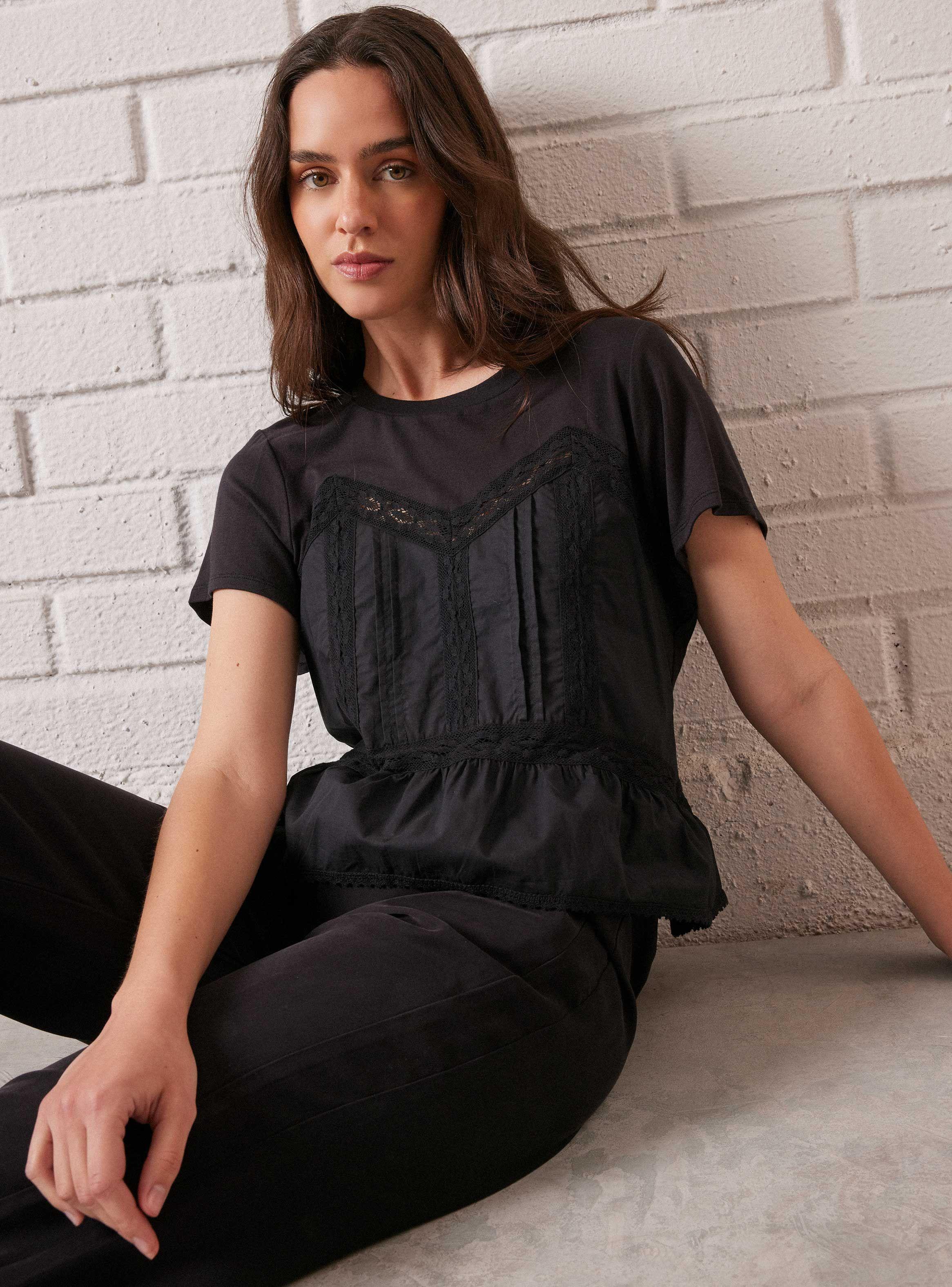 Polera  Diseño Corsé con Mezcla De Telas y Encaje-0