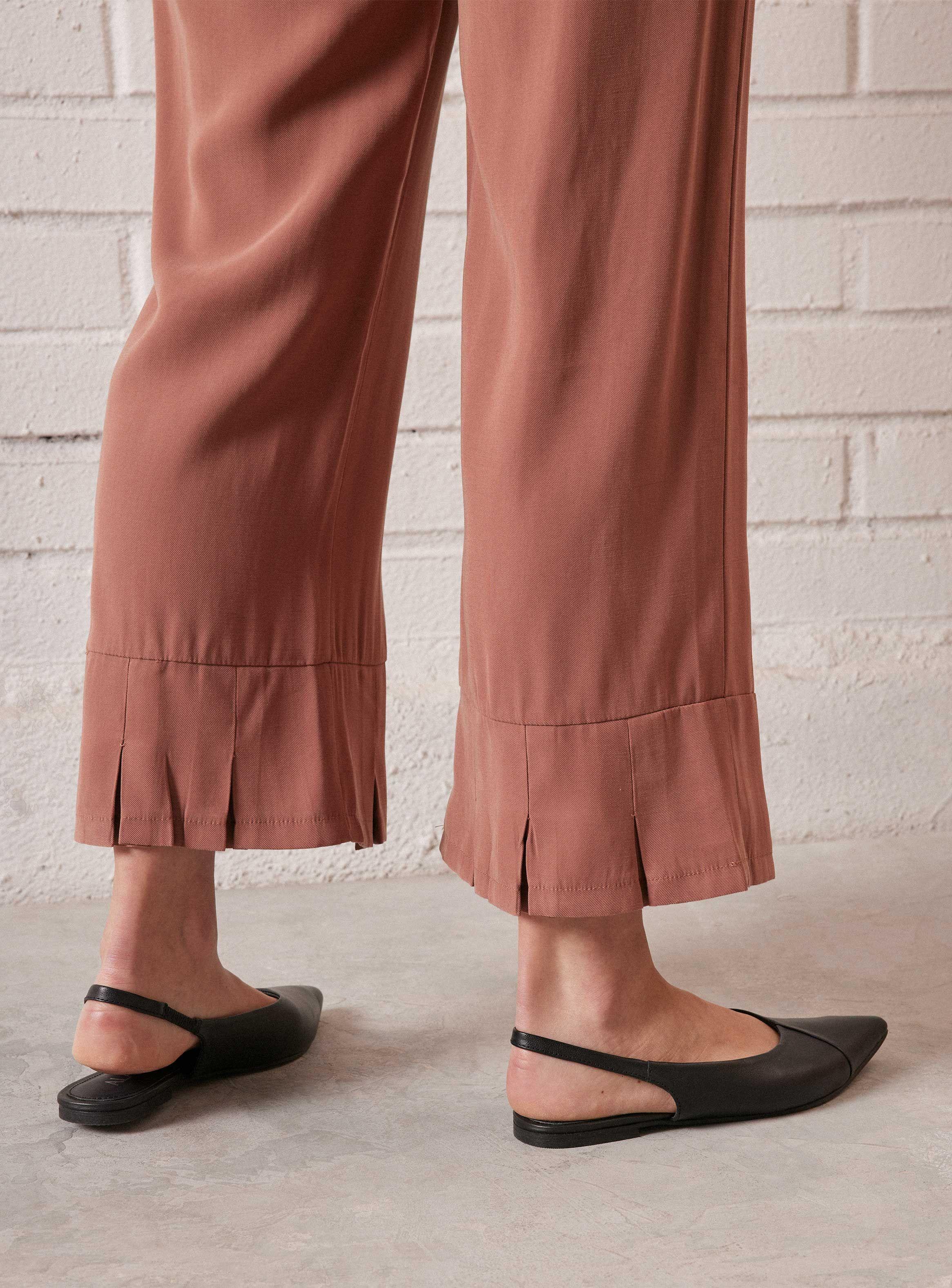 Pantalón Suelto Flare en Botas-3