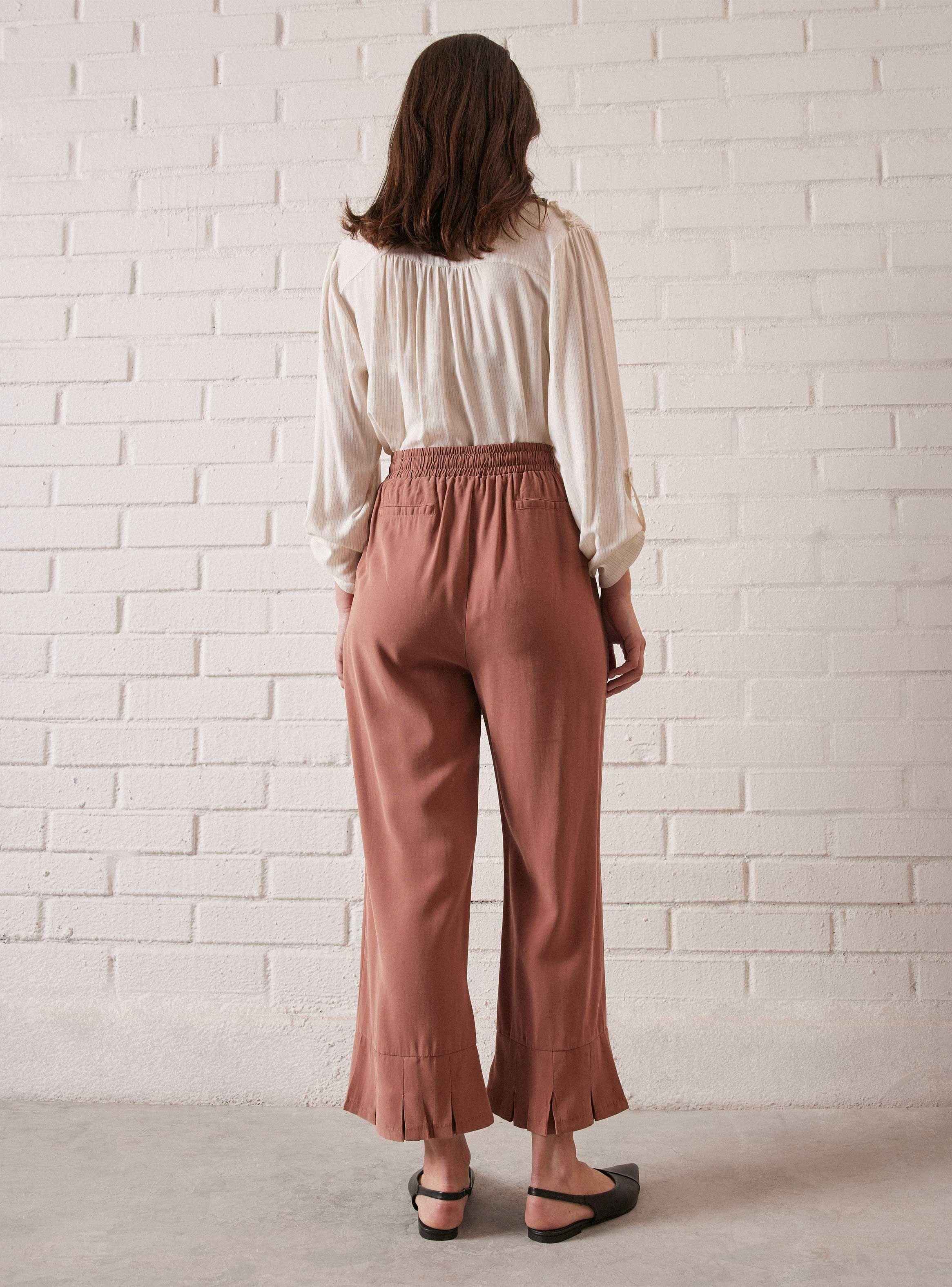 Pantalón Suelto Flare en Botas-5